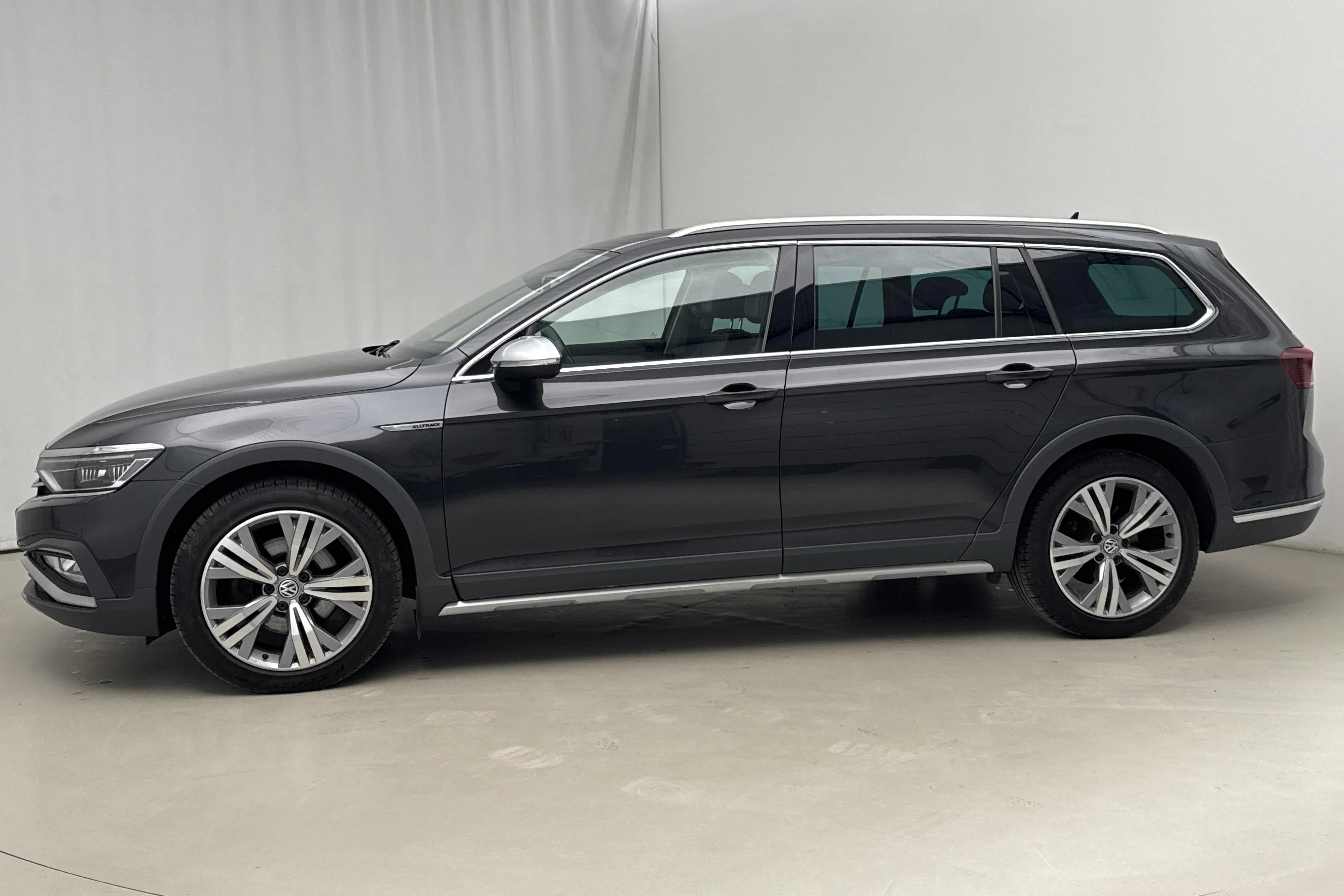 Presentation photo 2 of 21: VW Passat Alltrack 2.0 TDI 4MOTION (190hk) - 147 490 km - Automatic - Dark Grey - 2020