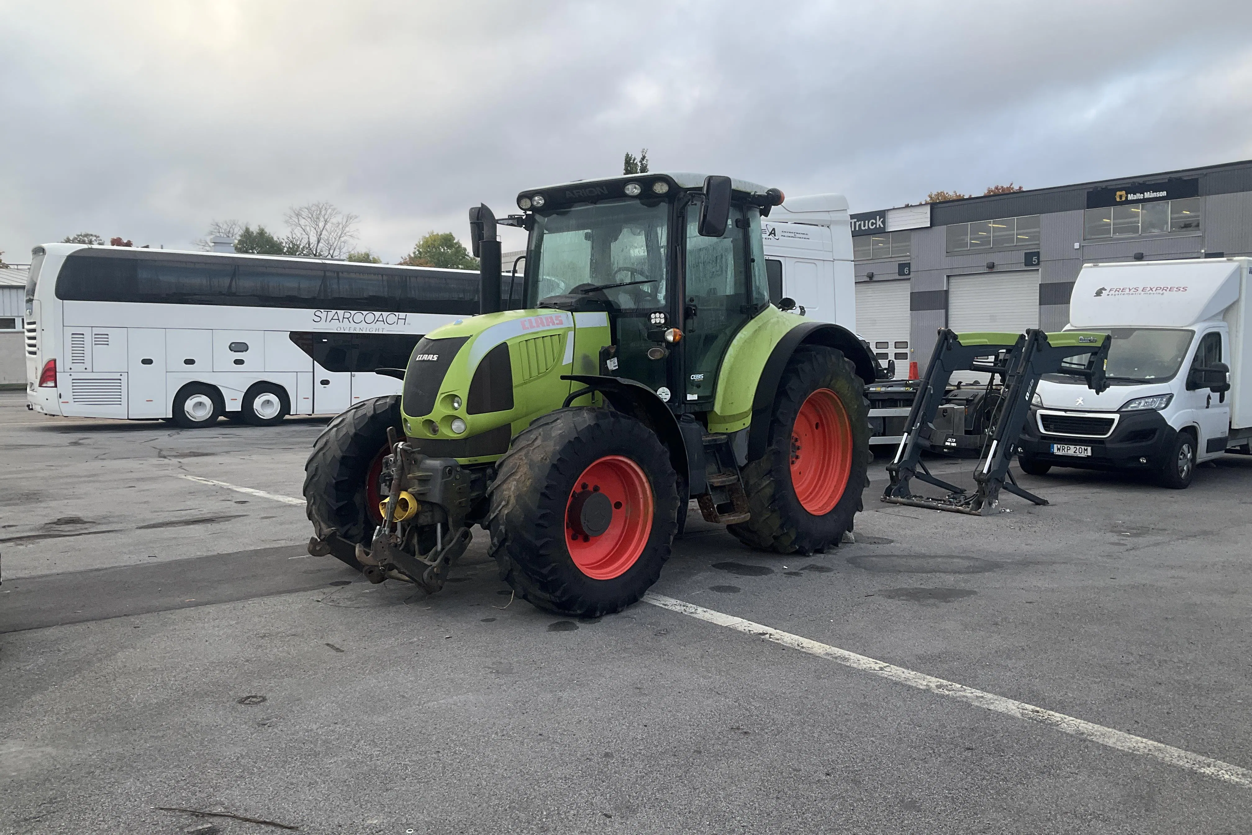 Presentationsfoto 1 av 27: CLAAS A18 Traktor med frontlastare - 0 km - Ljusgrön - 2012