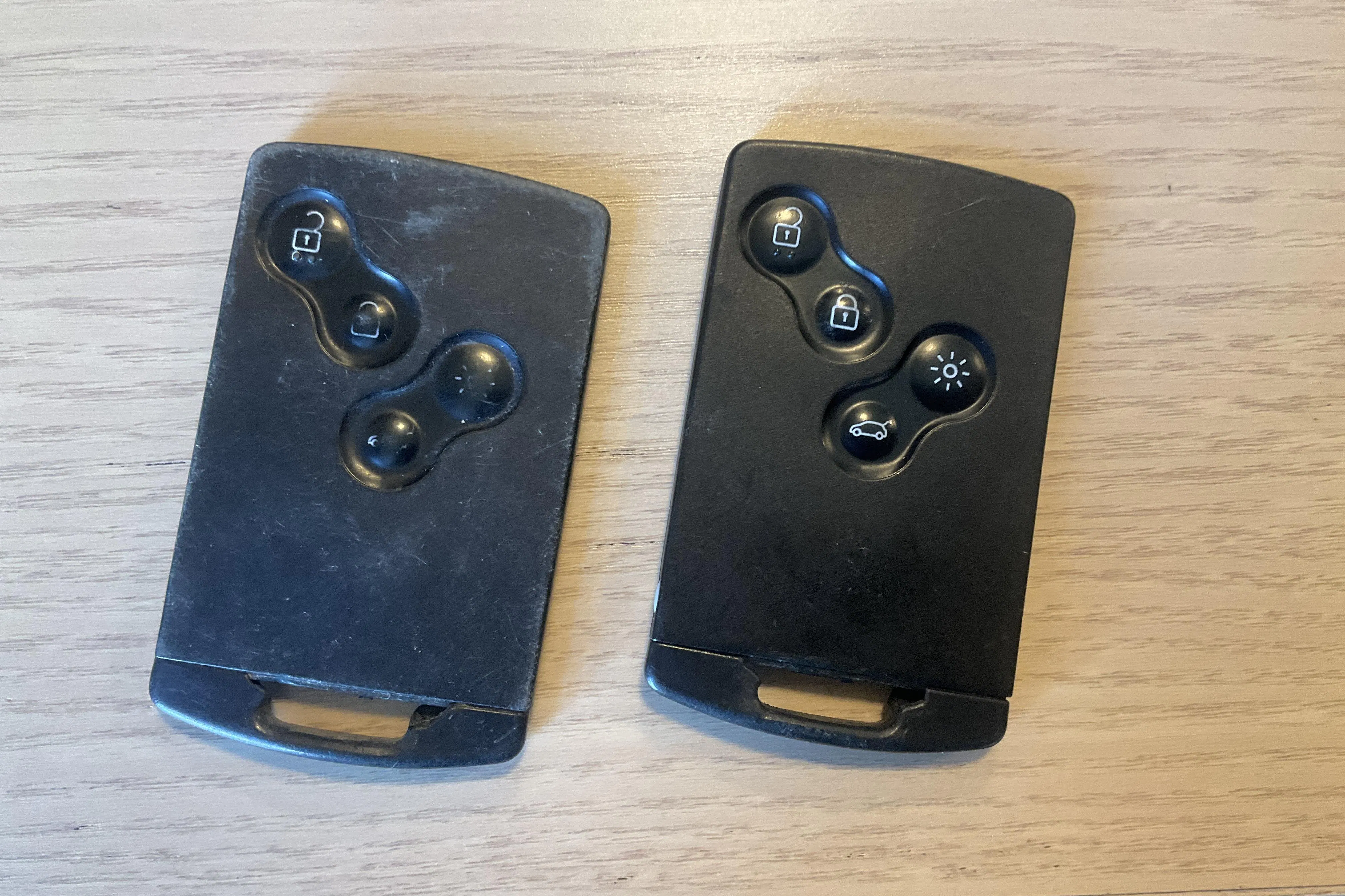 Presentationsfoto 14 av 14: Renault Clio IV 0.9 TCe 90 Sports Tourer (90hk) - 9 386 mil - Manuell - svart - 2018