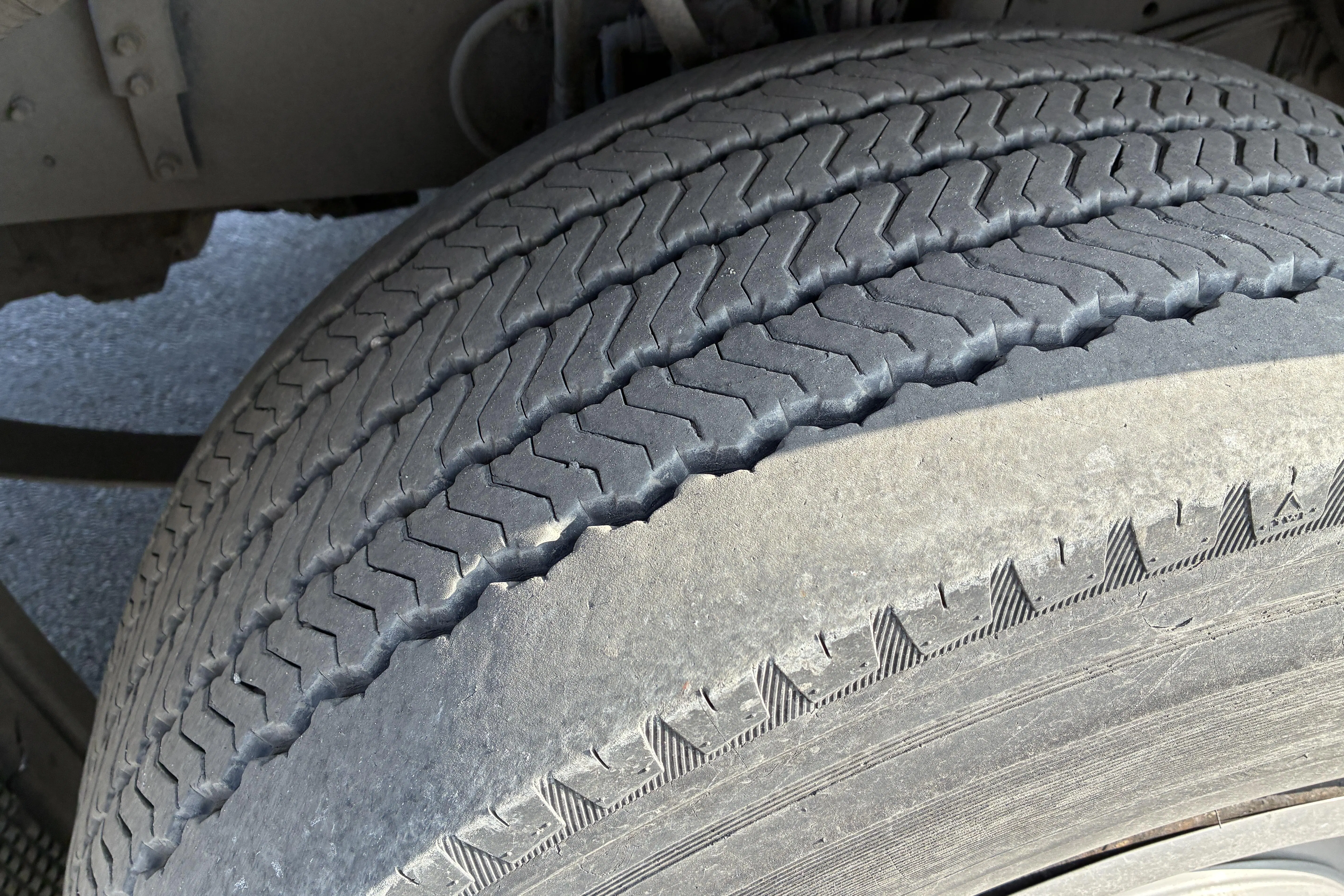 Presentation photo 61 of 61: Scania S450B 6X2*4 NB - 1 410 066 km - Automatic - yellow - 2016