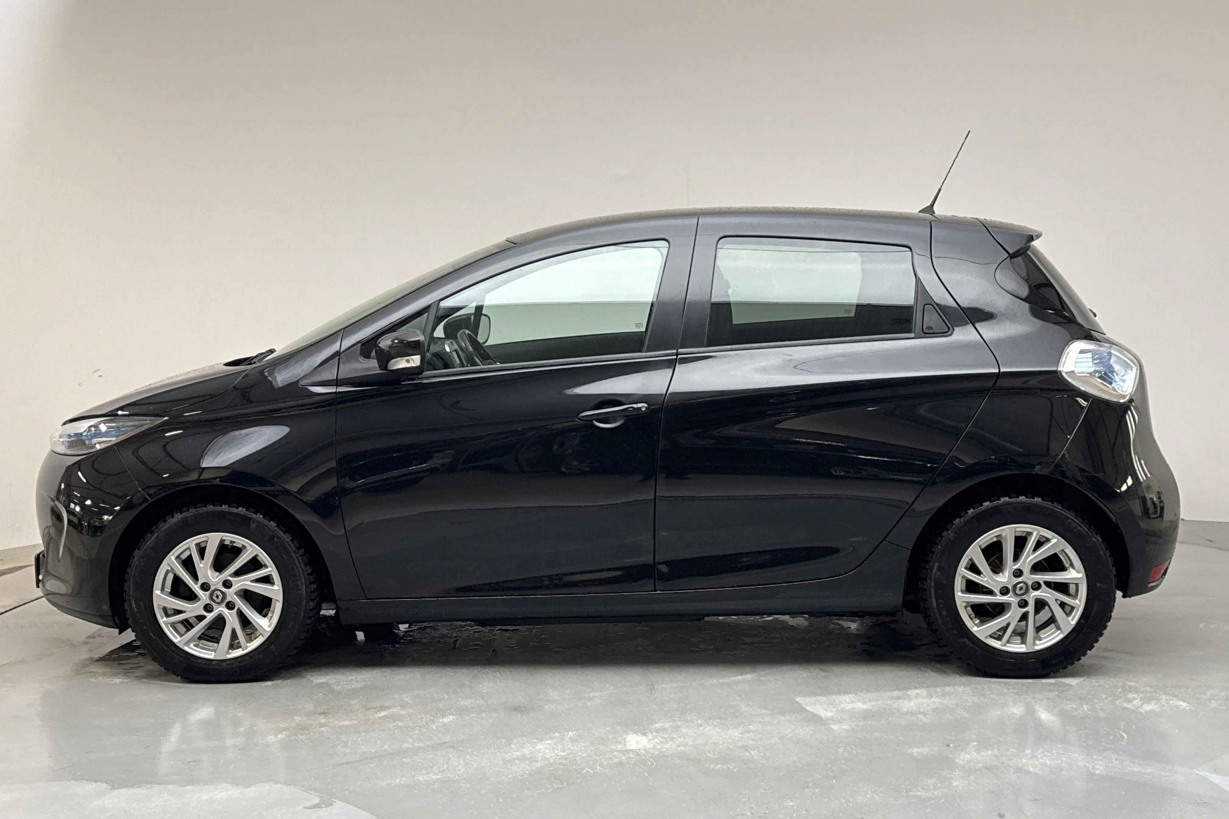 Presentation photo 2 of 17: Renault Zoe 41kWh R110 (108hk) - 89 270 km - Automatic - black - 2019