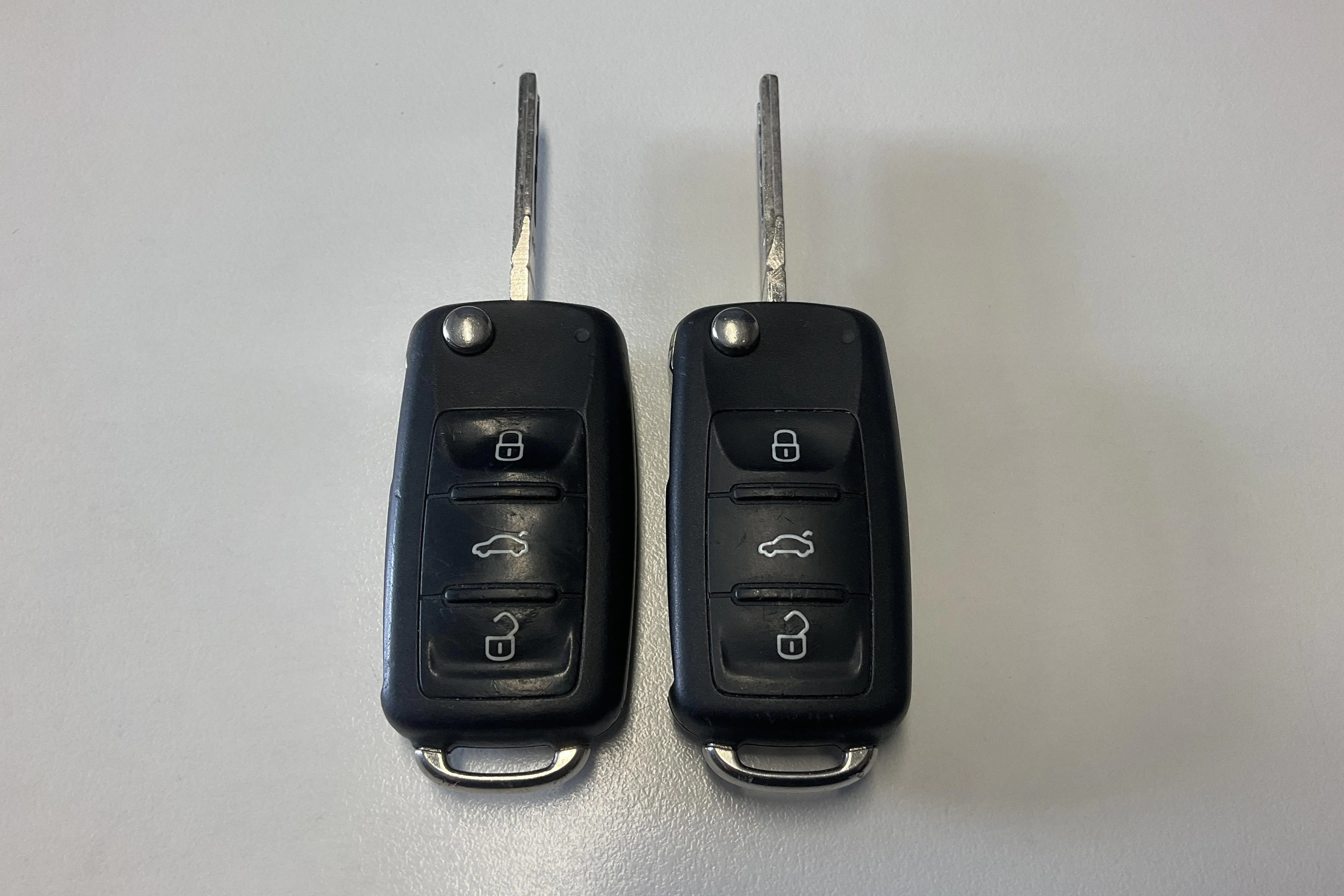 Presentationsfoto 13 av 13: VW Caddy 1.4 TGI Maxi Skåp (110hk) - 8 800 mil - Automat - vit - 2017