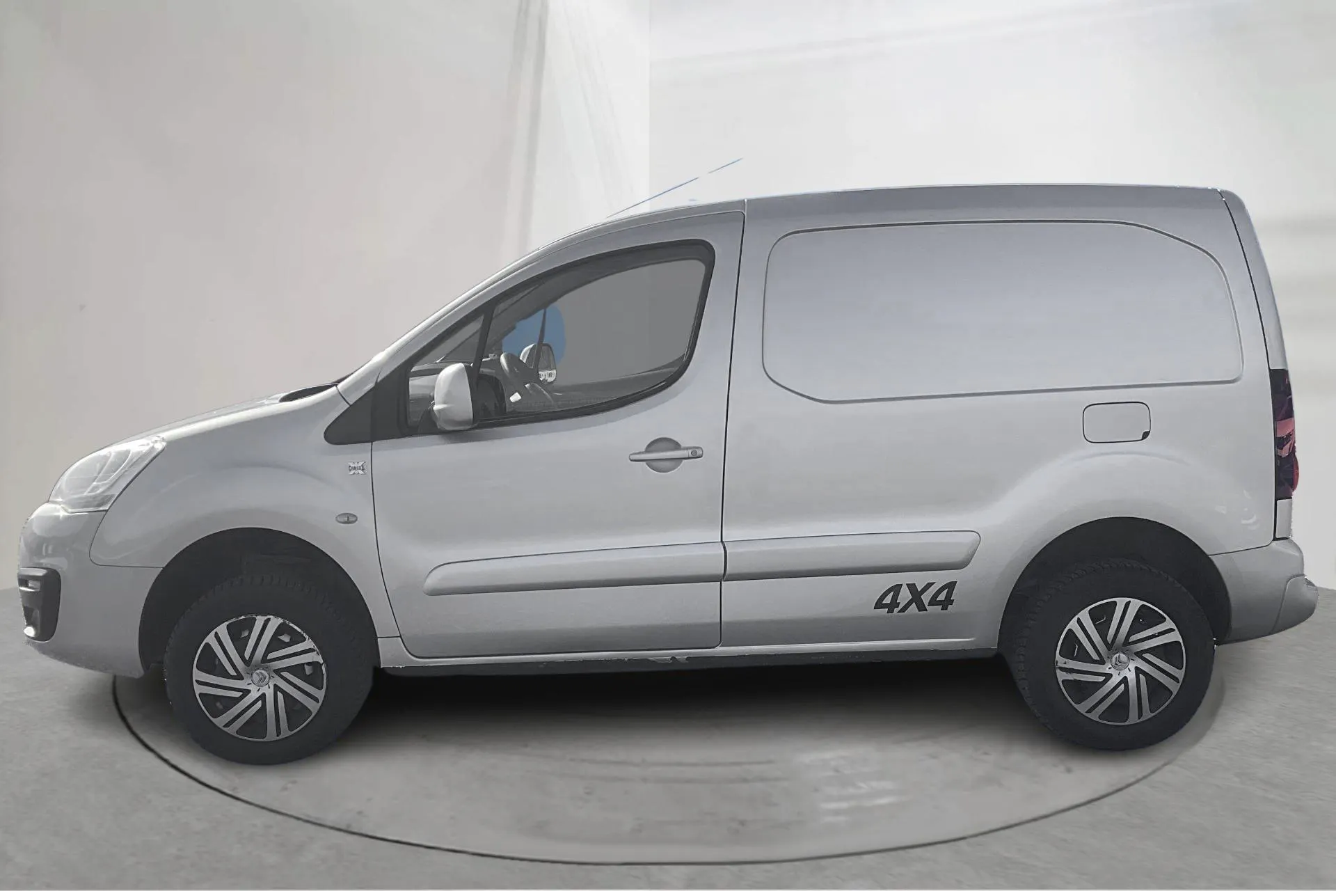 Presentation photo 2 of 12: Citroën Berlingo 1.6 BlueHDi 4x4 Skåp (100hk) - 108 460 km - Manual - gray - 2016