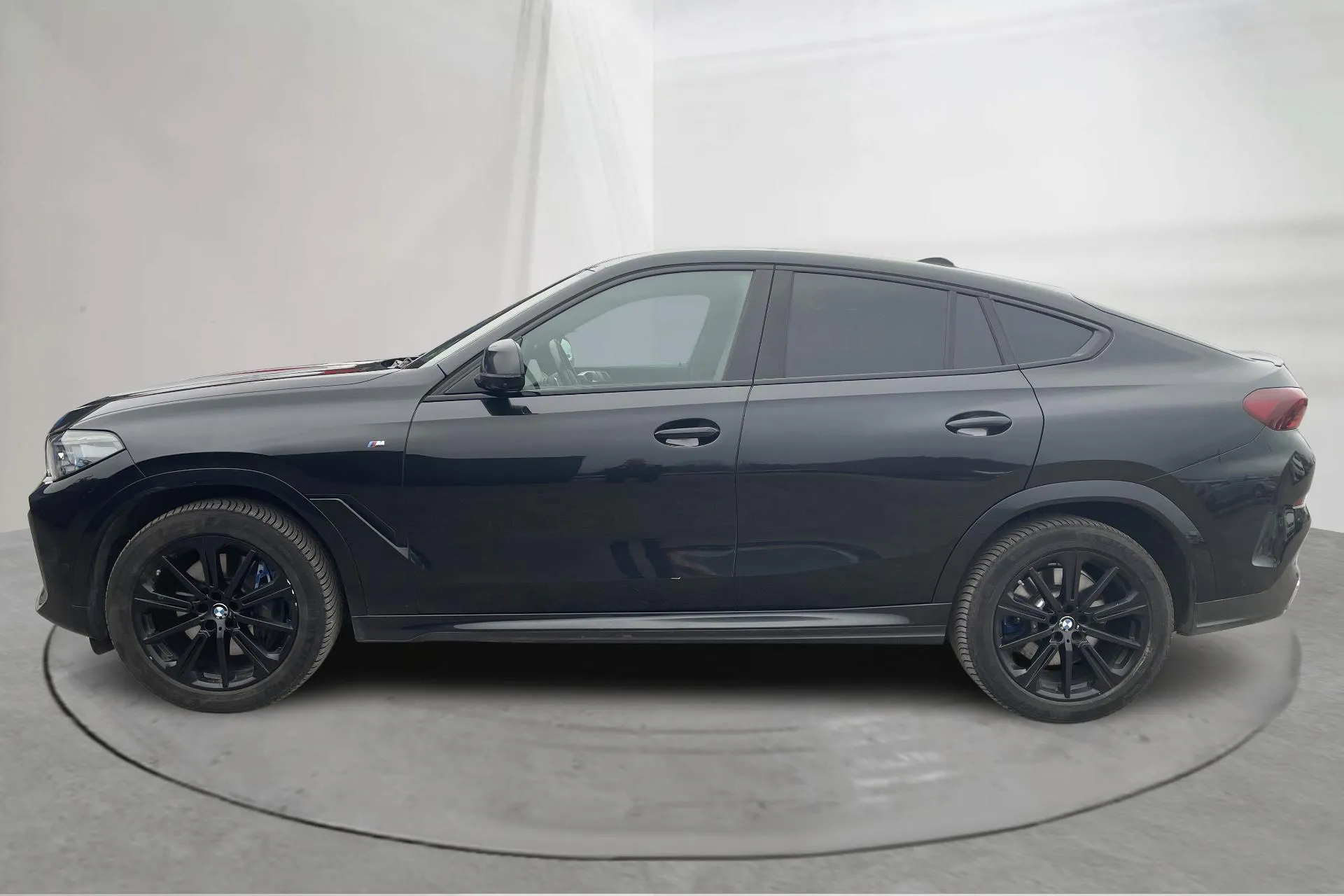 Presentation photo 2 of 24: BMW X6 xDrive 30d LCI, G06 (286hk+12hk) - 191 590 km - Automatic - black - 2021