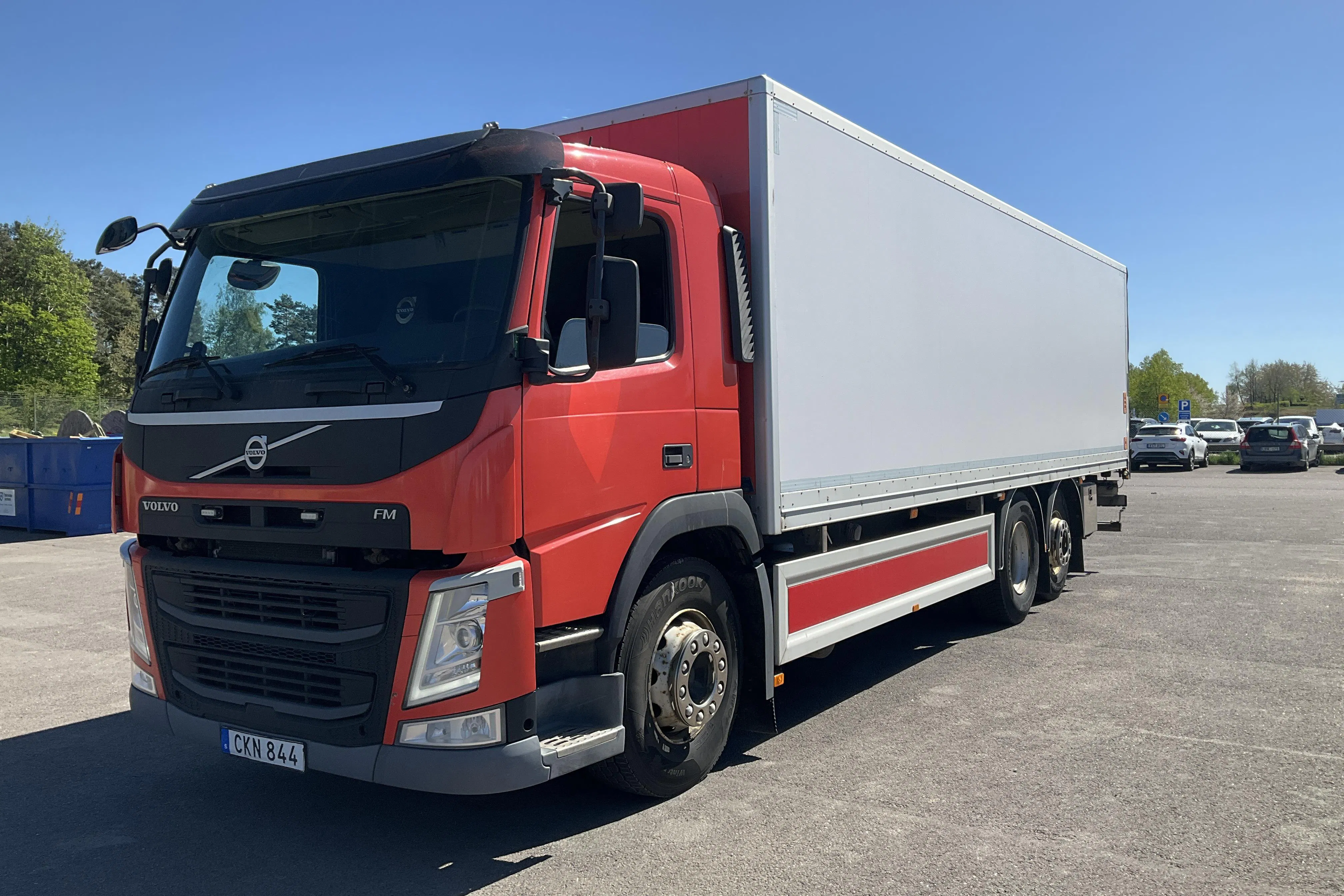 Presentation photo 1 of 53: VOLVO FM330 - 755 626 km - Automatic - red - 2014