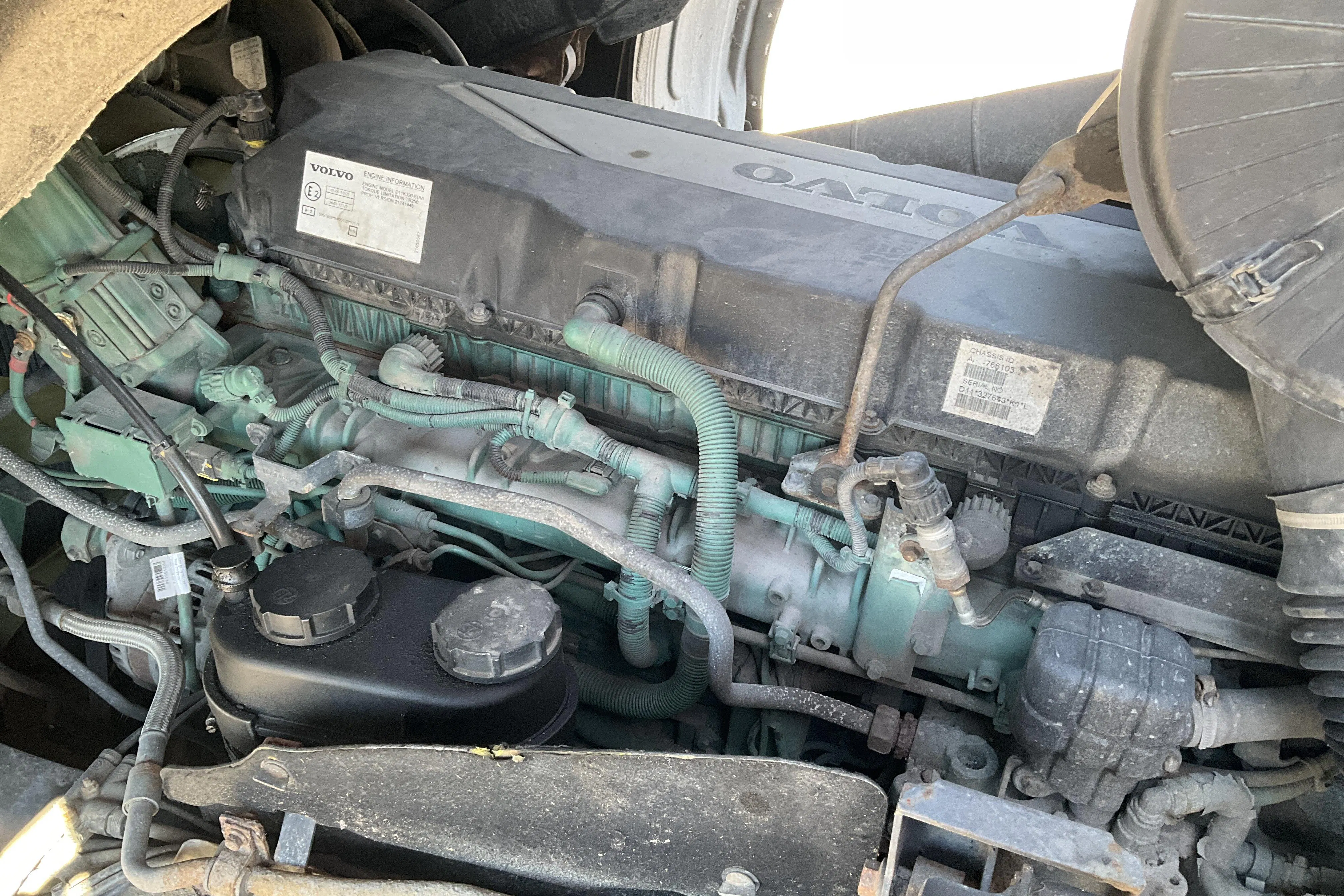 Presentation photo 53 of 53: VOLVO FM330 - 755 626 km - Automatic - red - 2014