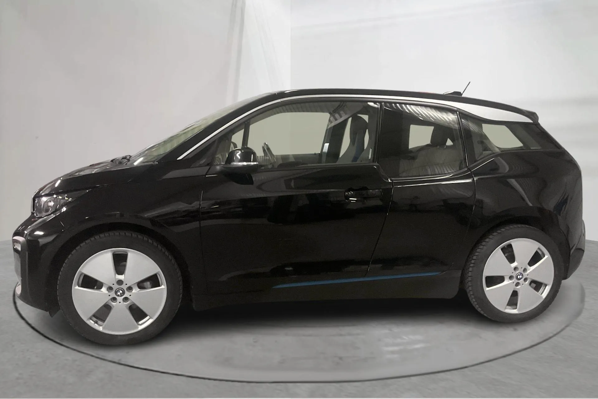 Presentation photo 2 of 18: BMW i3 94Ah, I01 (170hk) - 66 130 km - Automatic - black - 2018