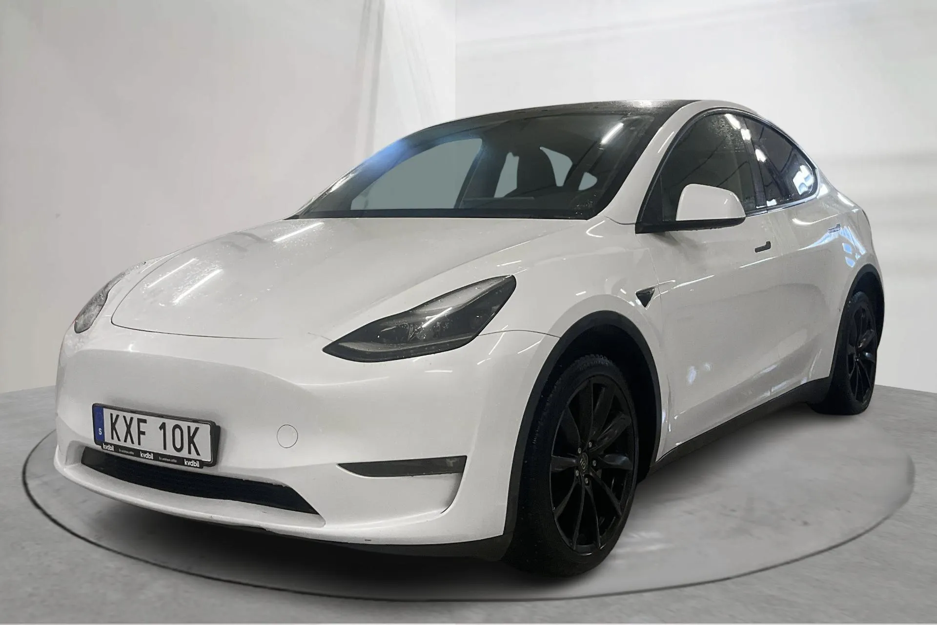 Presentationsfoto 1 av 27: Tesla Model Y Long Range Dual Motor AWD - 10 741 mil - Automat - vit - 2024