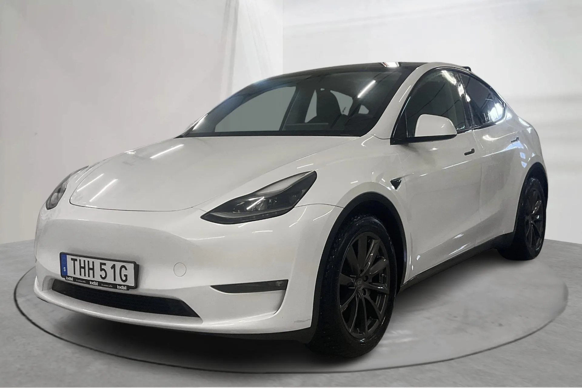 Presentationsfoto 1 av 24: Tesla Model Y Long Range Dual Motor AWD - 9 008 mil - Automat - vit - 2024