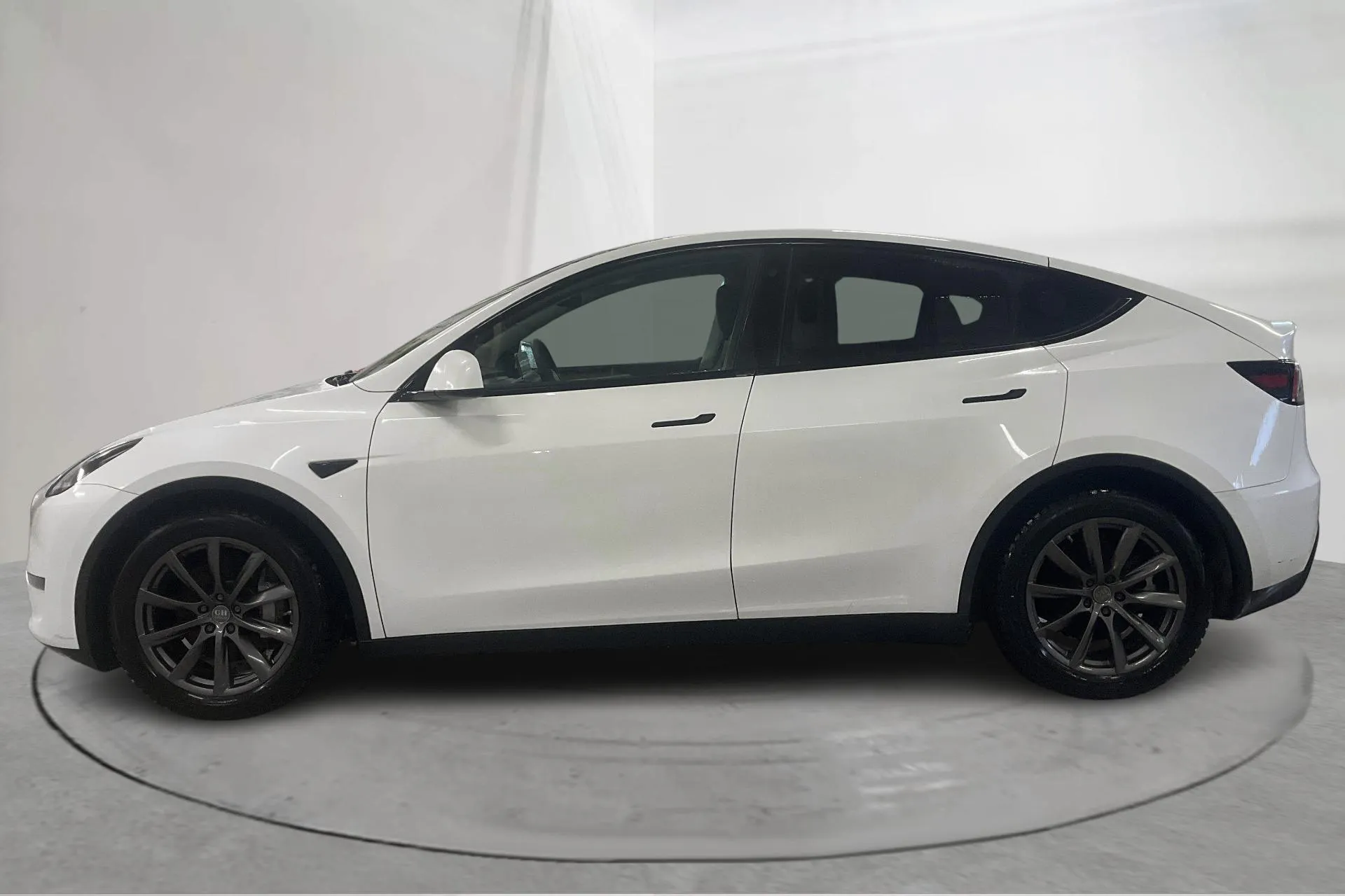 Presentationsfoto 2 av 24: Tesla Model Y Long Range Dual Motor AWD - 9 008 mil - Automat - vit - 2024