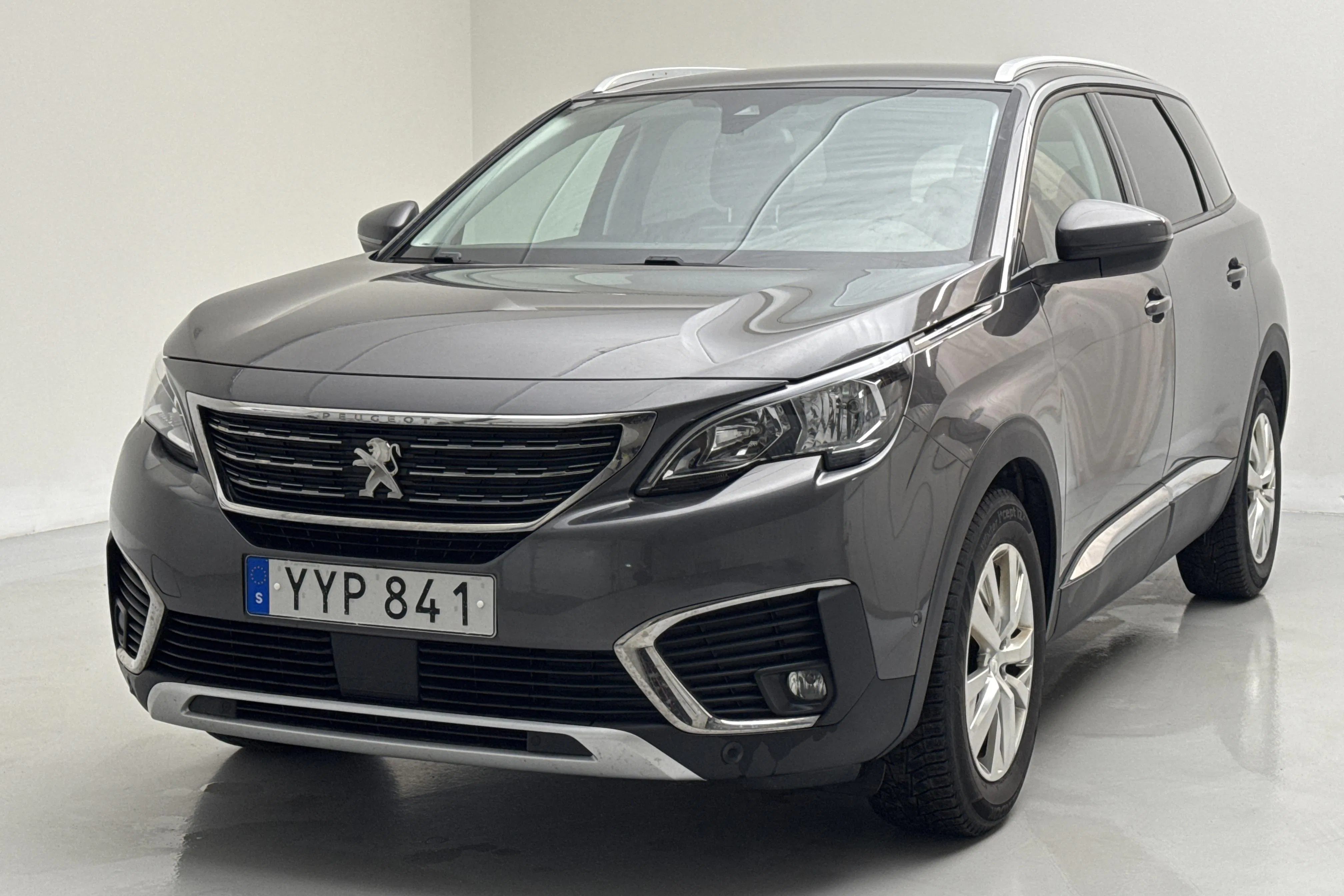 Presentation photo 1 of 16: Peugeot 5008 1.2 PureTech (130hk) - 116 490 km - Manual - 2017