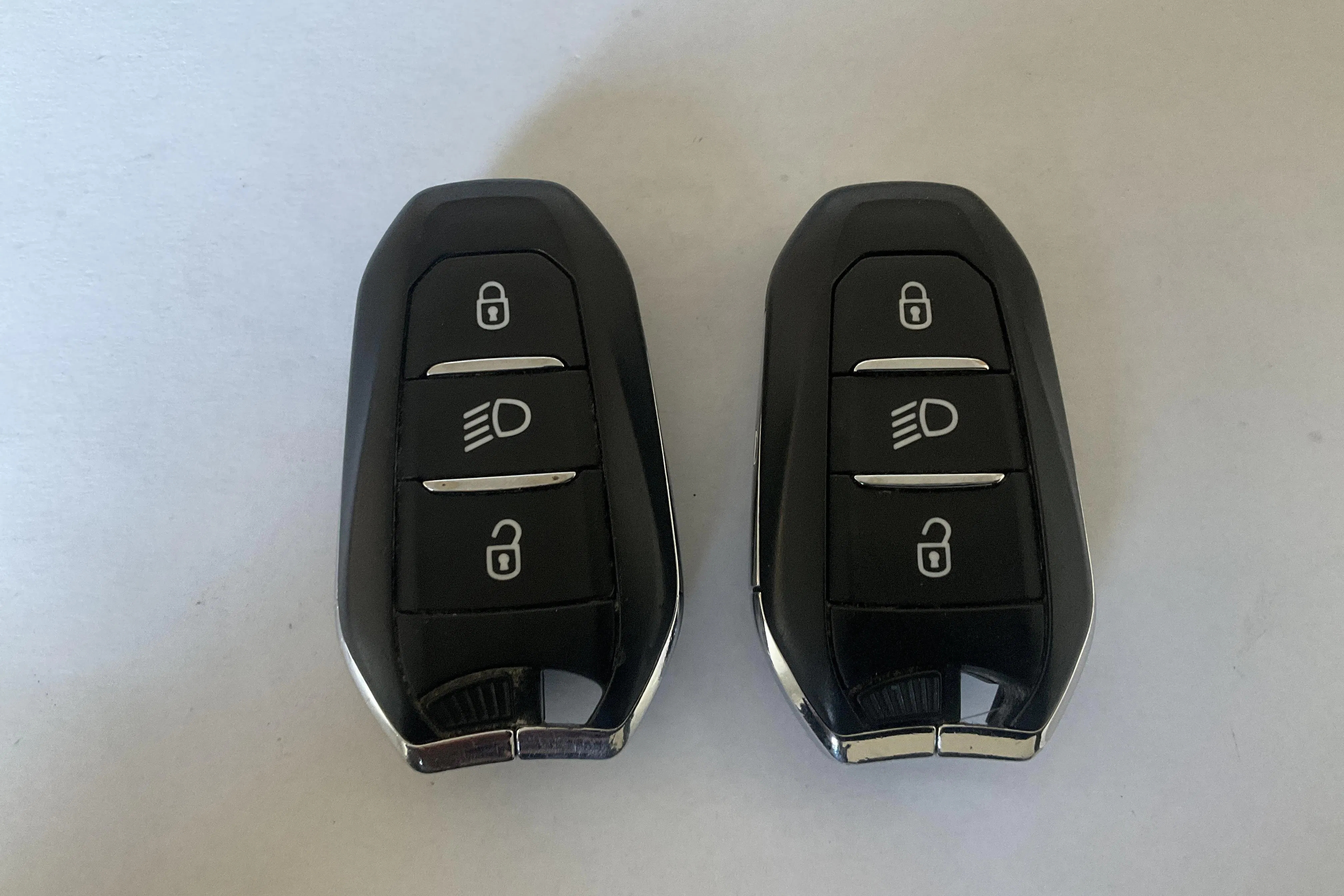 Presentation photo 16 of 16: Peugeot 5008 1.2 PureTech (130hk) - 116 490 km - Manual - 2017