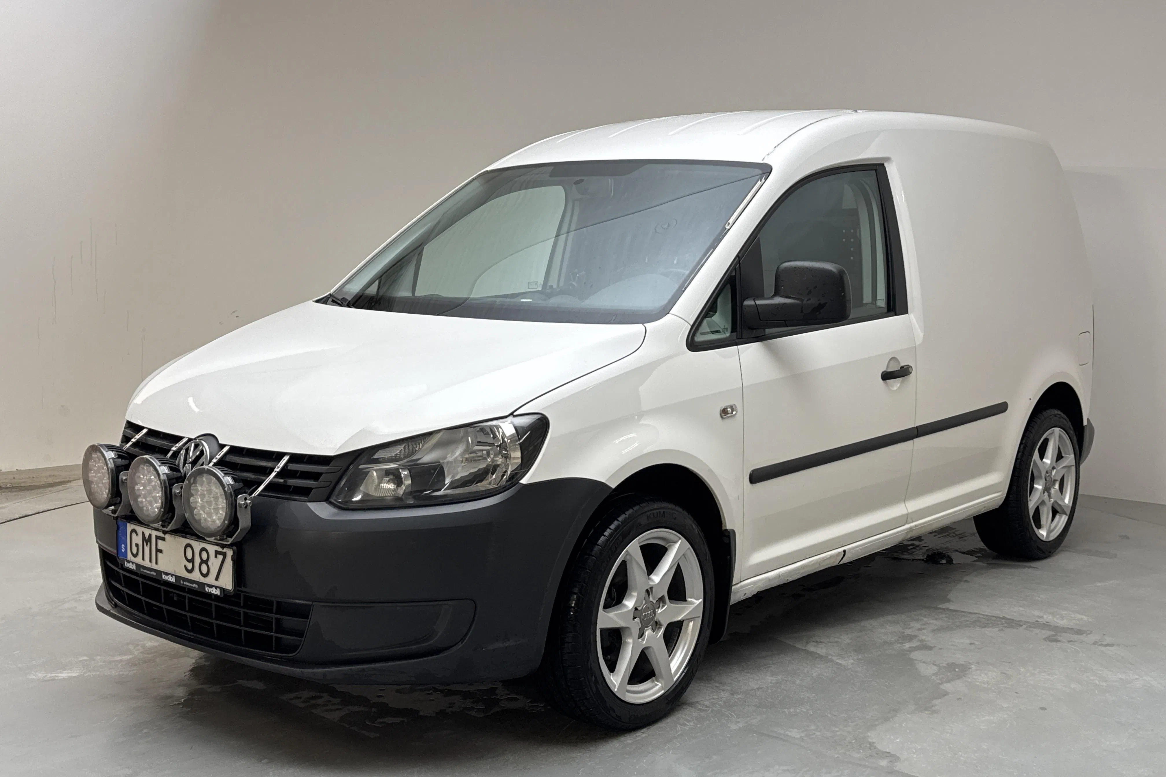 Presentationsfoto 1 av 13: VW Caddy 1.6 TDI Skåp (102hk) - 10 738 mil - Manuell - vit - 2013