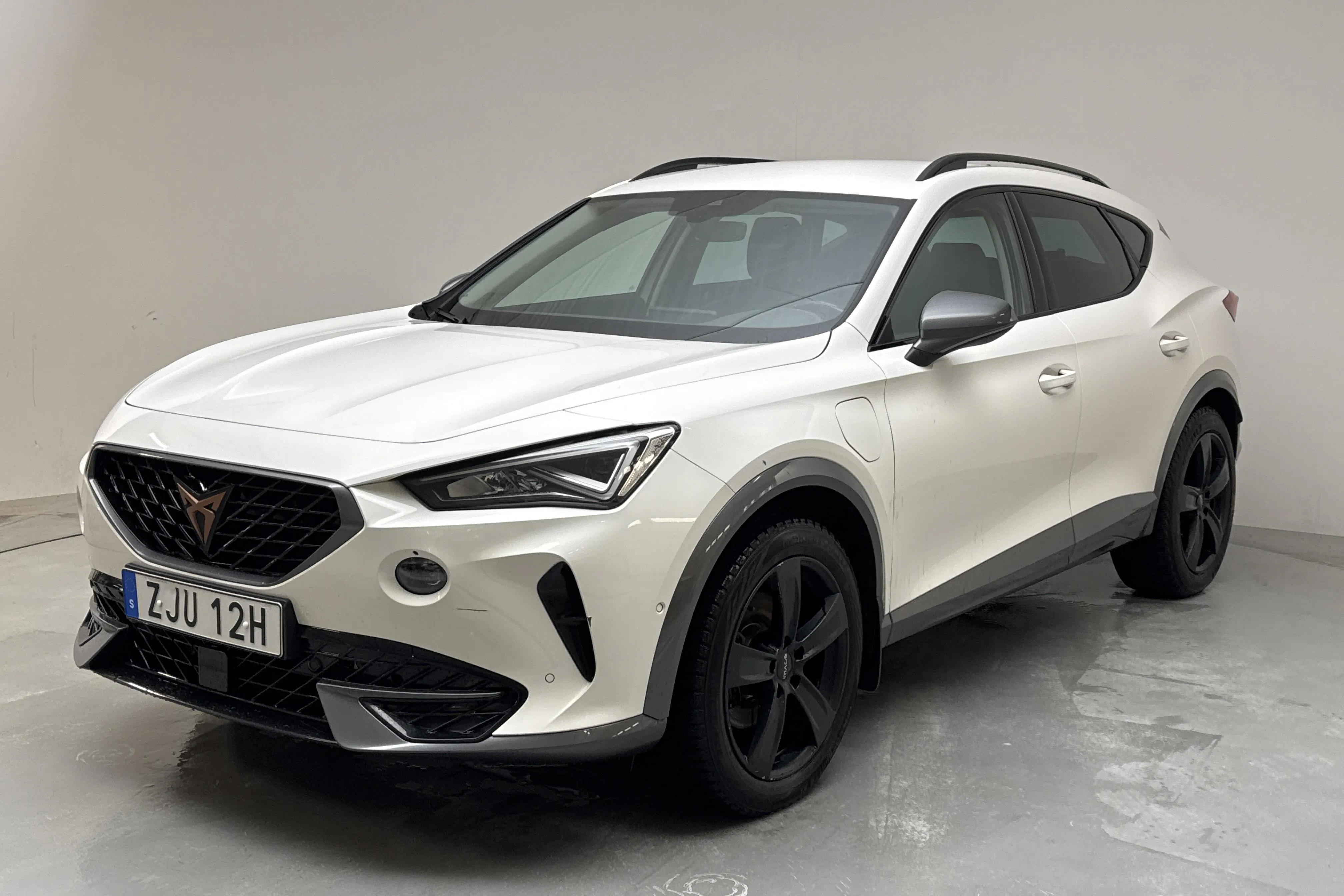 Presentation photo 1 of 16: Cupra Formentor VZ 1.4 e-HYBRID (245hk) - 106 780 km - Automatic - white - 2022