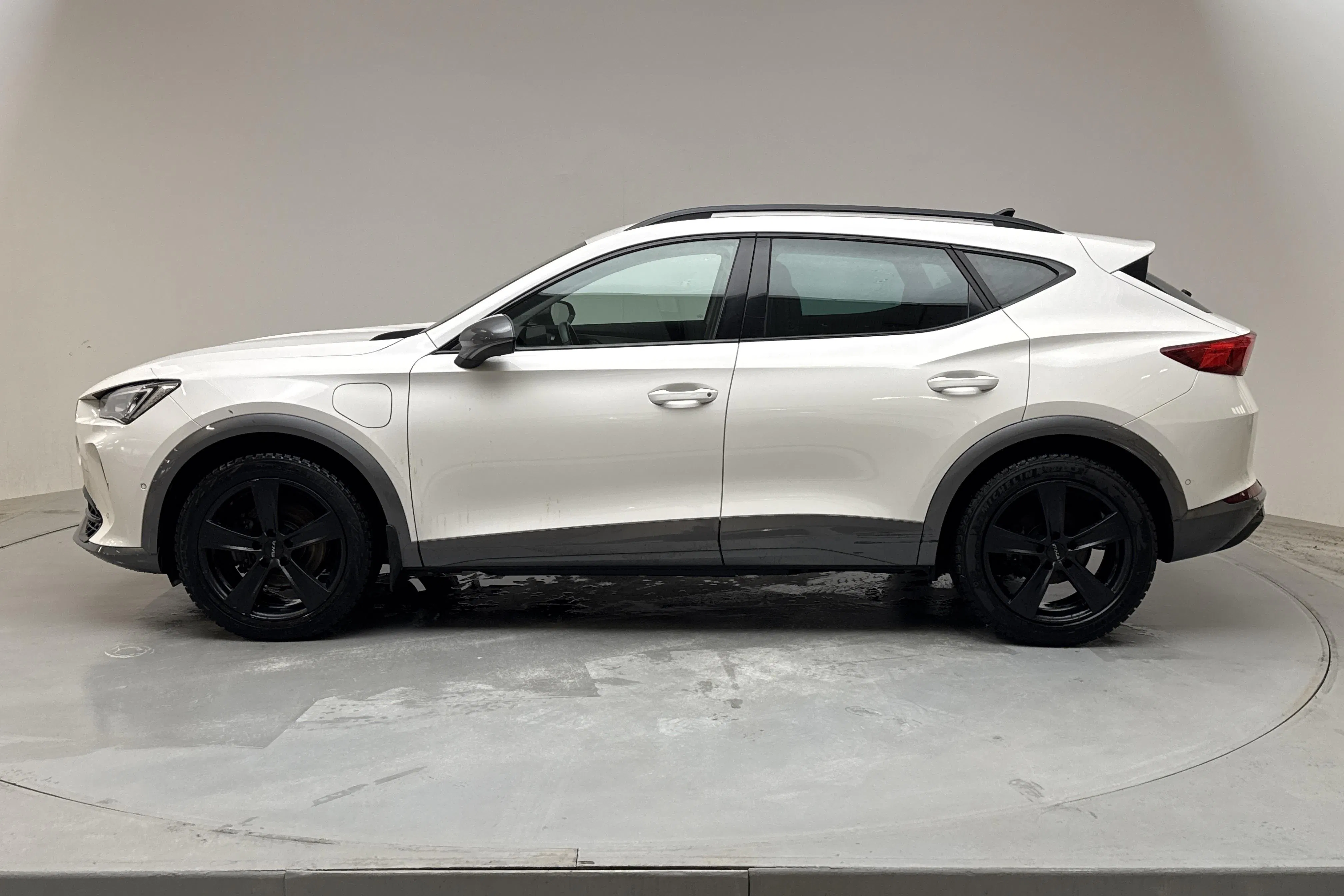 Presentation photo 2 of 16: Cupra Formentor VZ 1.4 e-HYBRID (245hk) - 106 780 km - Automatic - white - 2022