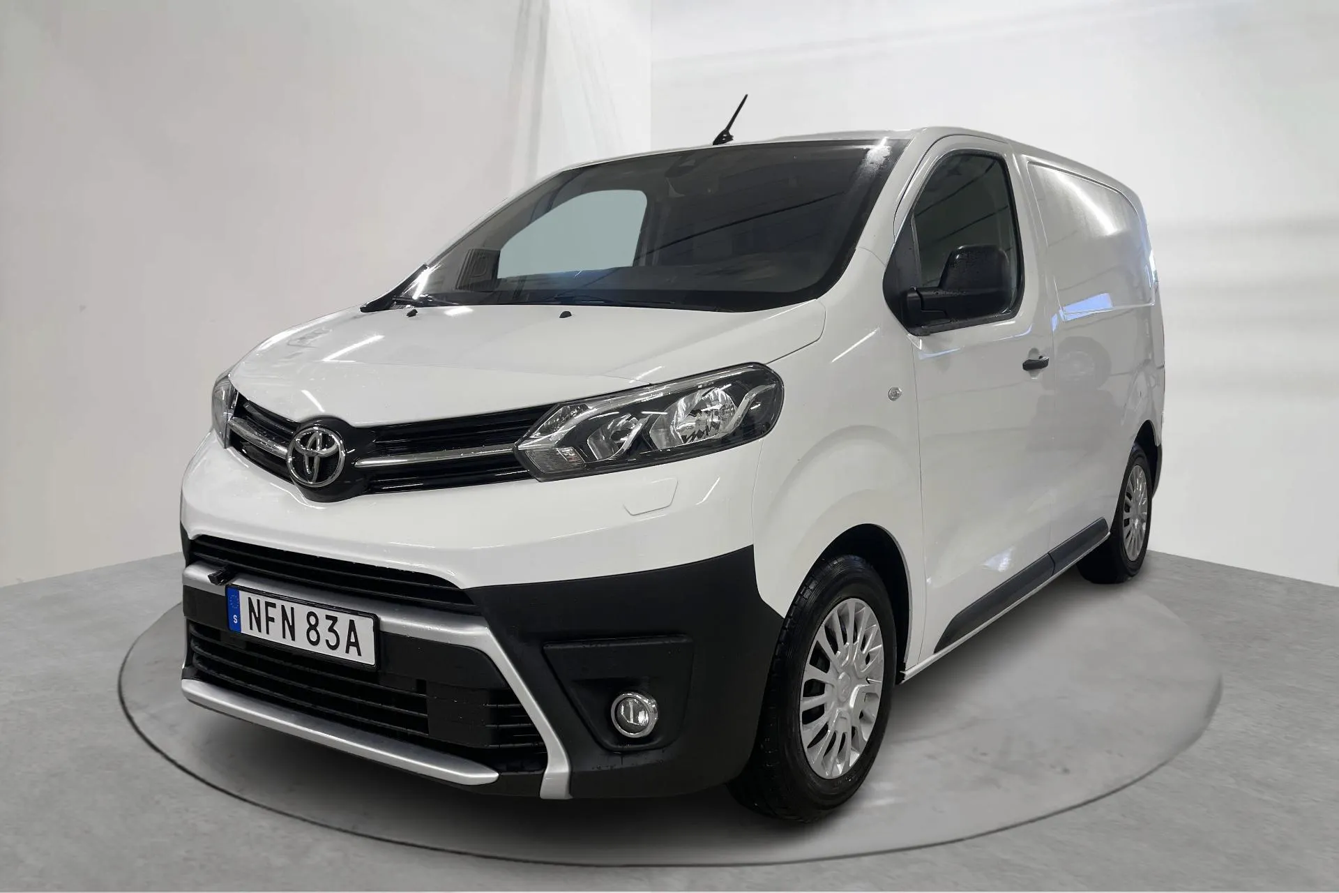 Presentation photo 1 of 15: Toyota PROACE 1.5D (120hk) - 55 090 km - Manual - white - 2020