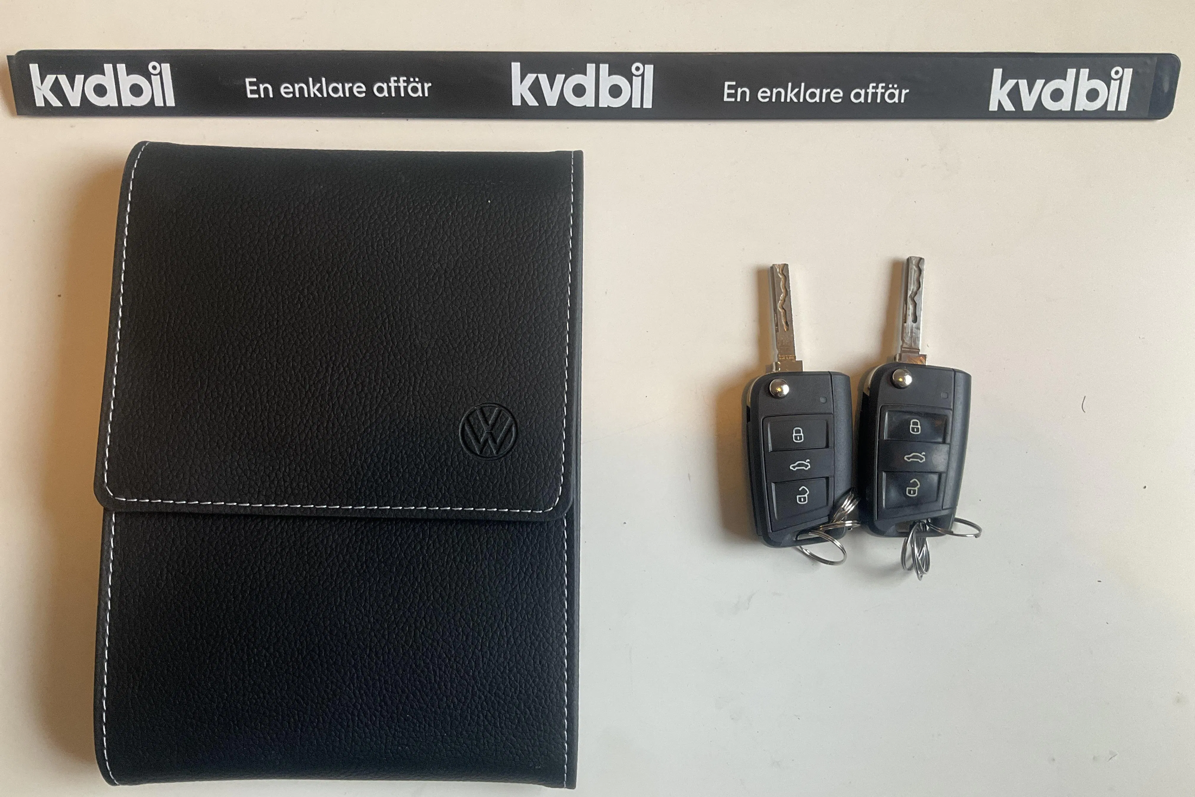 Presentationsfoto 19 av 19: VW Tiguan 2.0 TDI 4MOTION (150hk) - 19 365 mil - Automat - vit - 2022