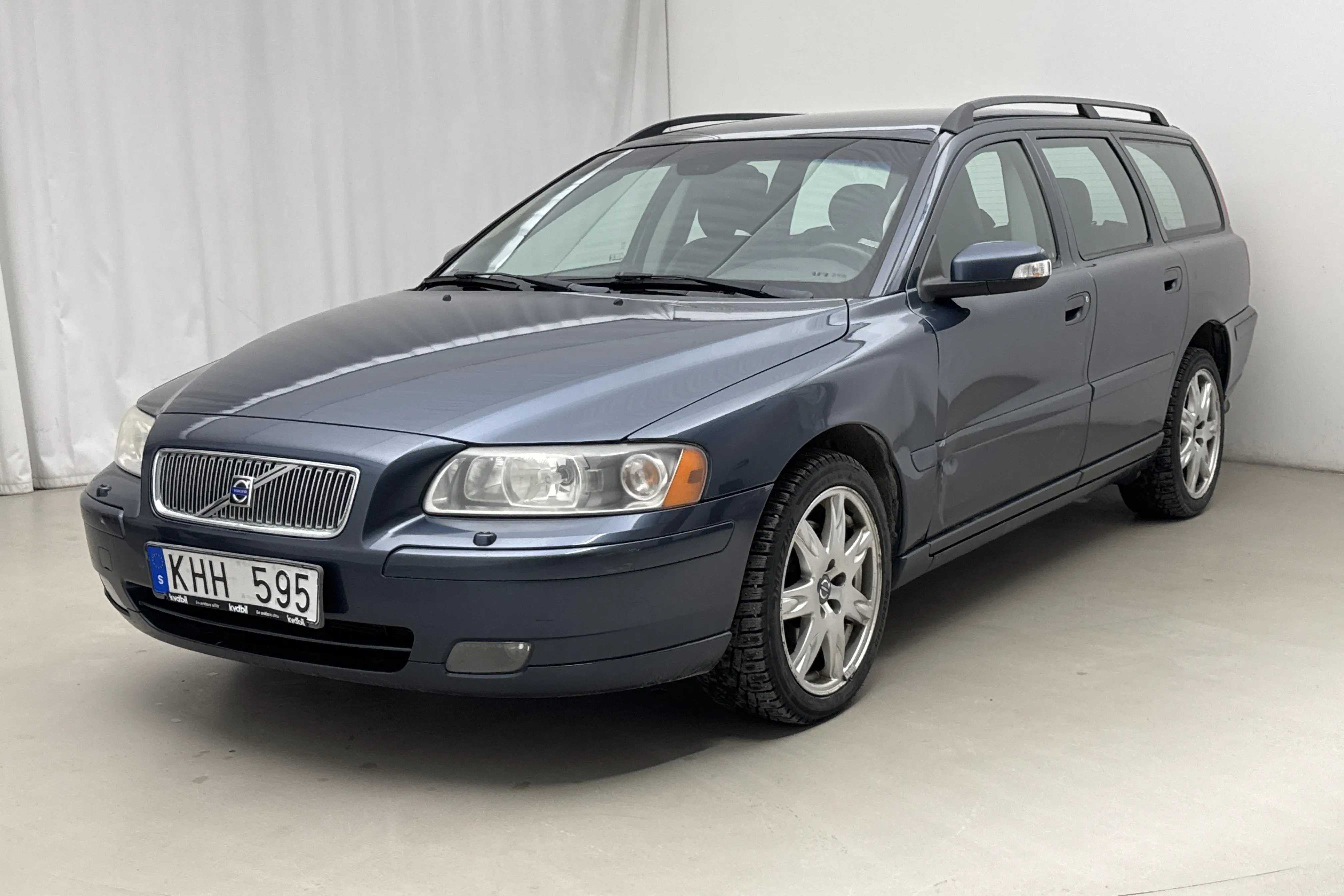 Presentationsfoto 1 av 14: Volvo V70 2.5T AWD (210hk) - 24 311 mil - Automat - blå - 2007