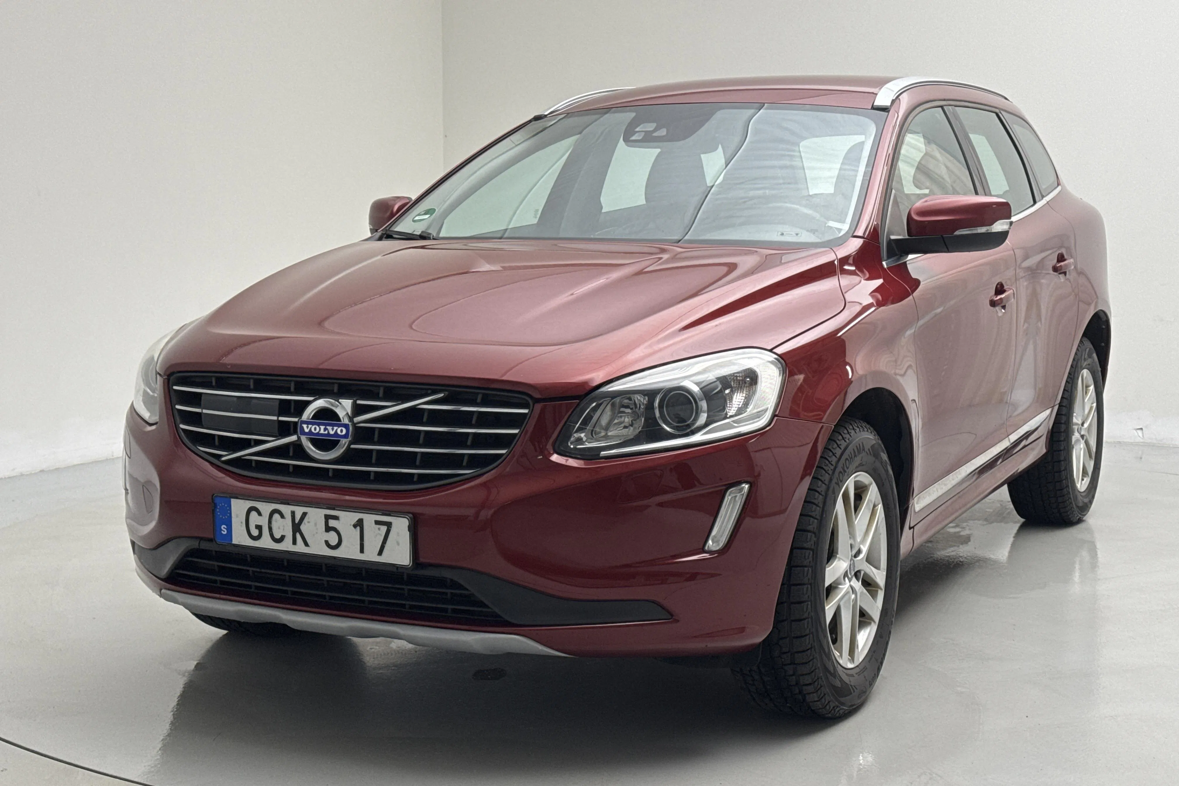 Presentationsfoto 1 av 14: Volvo XC60 D4 AWD (190hk) - 19 243 mil - Automat - röd - 2017