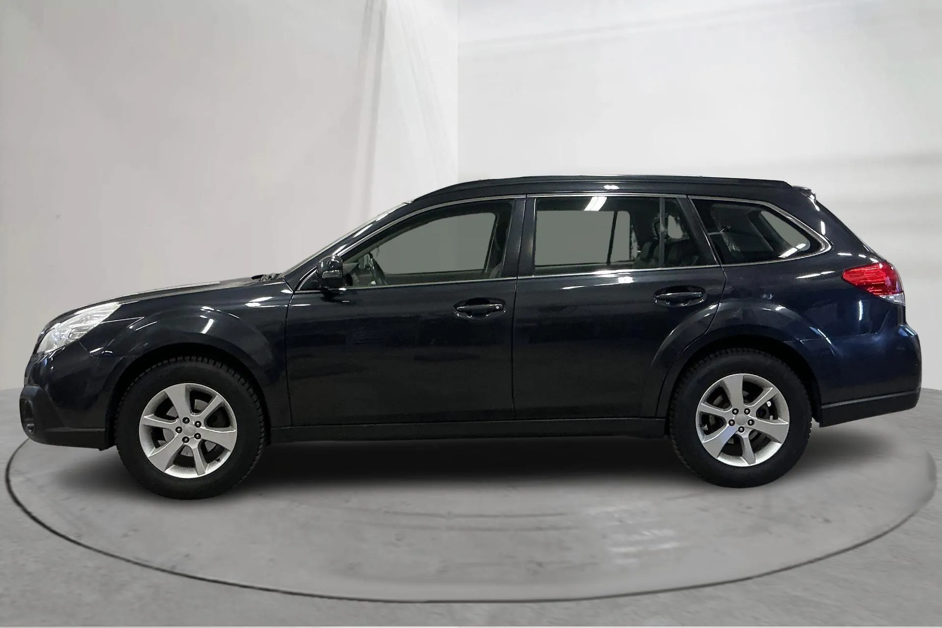 Presentation photo 2 of 16: Subaru Outback 2.5i (173hk) - 236 940 km - Automatic - Dark Grey - 2014