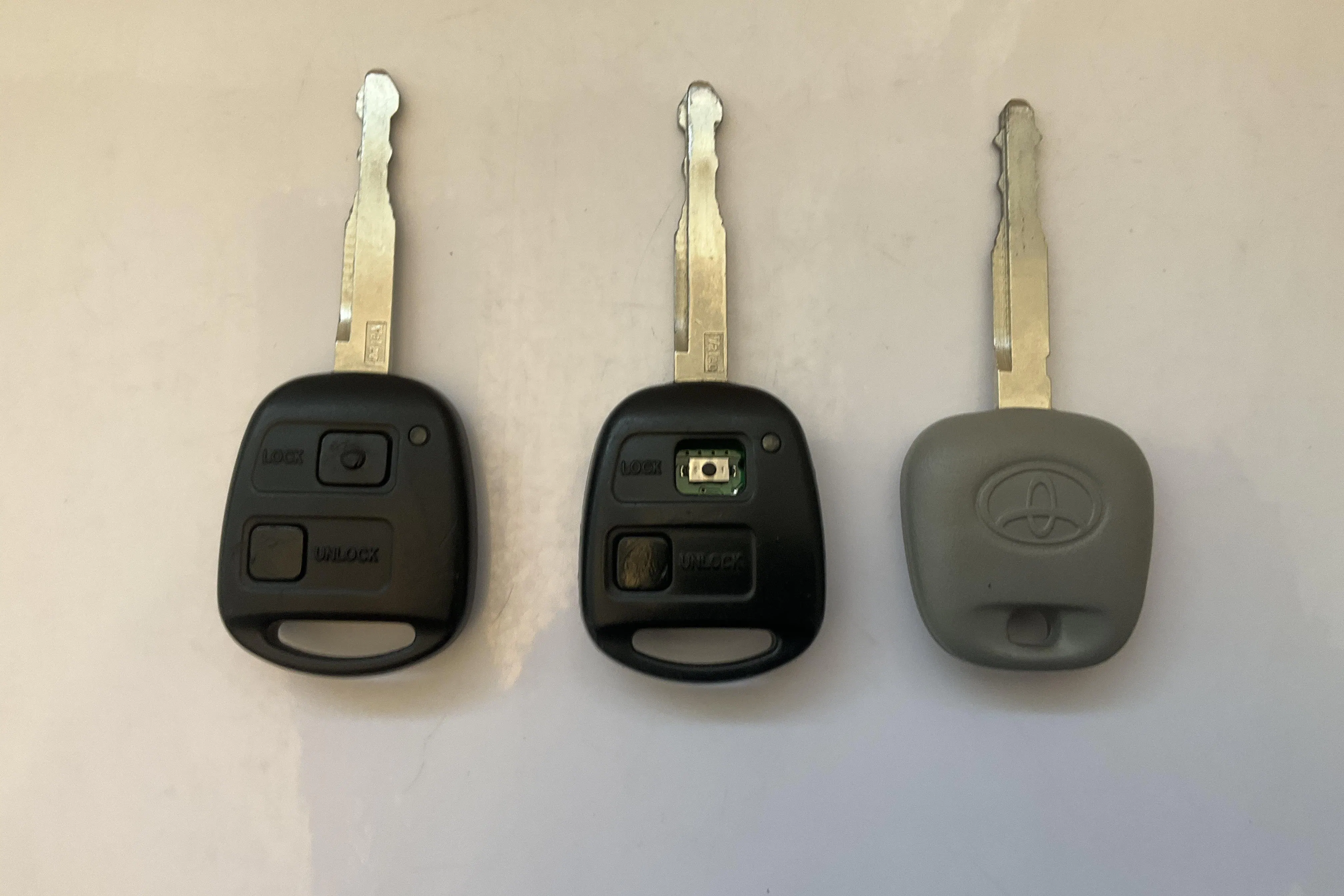 Presentation photo 13 of 13: Toyota Corolla 1.6 5dr (110hk) - 122 330 km - Manual - silver - 2004