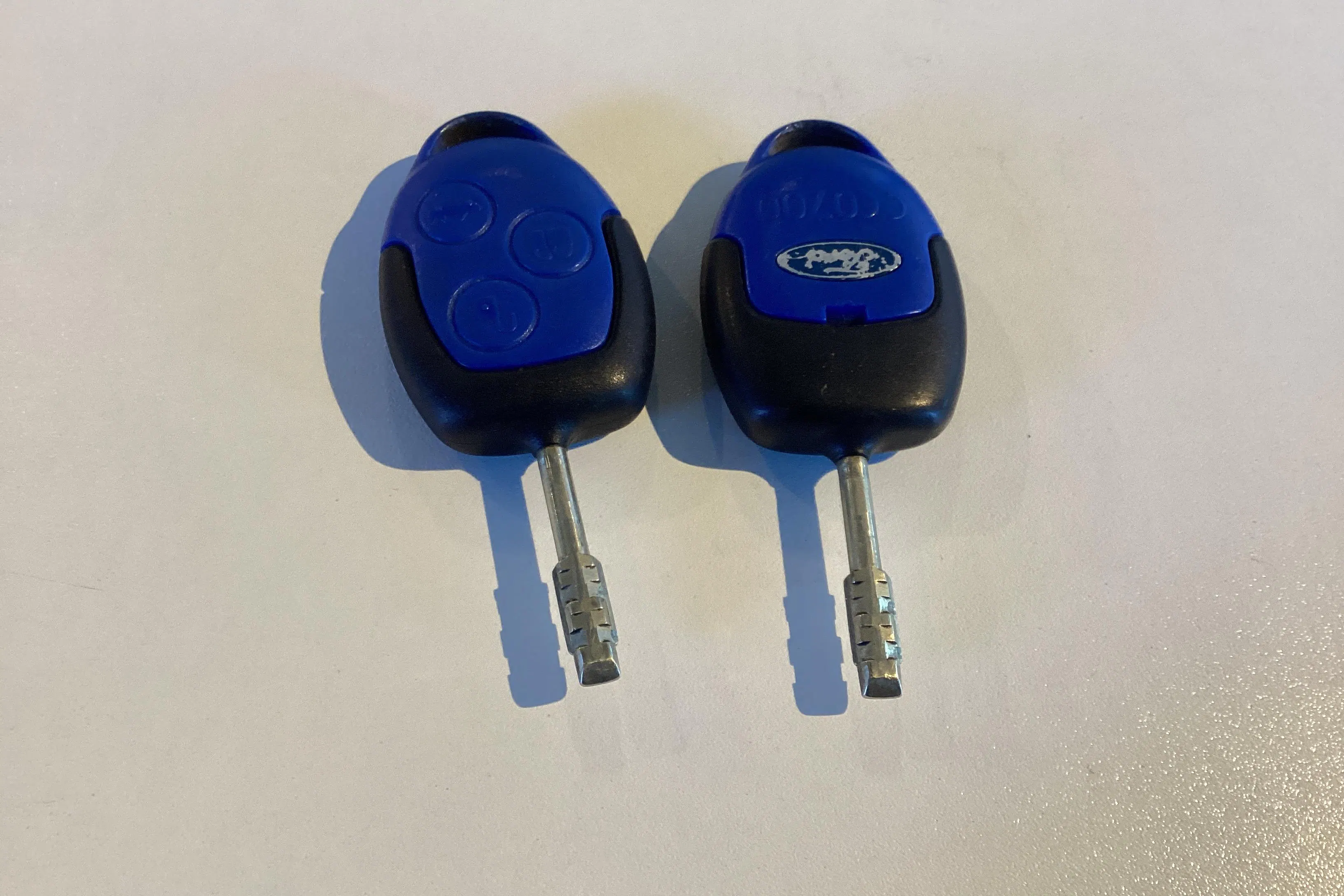 Presentation photo 18 of 18: Ford Transit 350 2.2 TDCi AWD Pickup (125hk) - 95 510 km - Manual - white - 2014