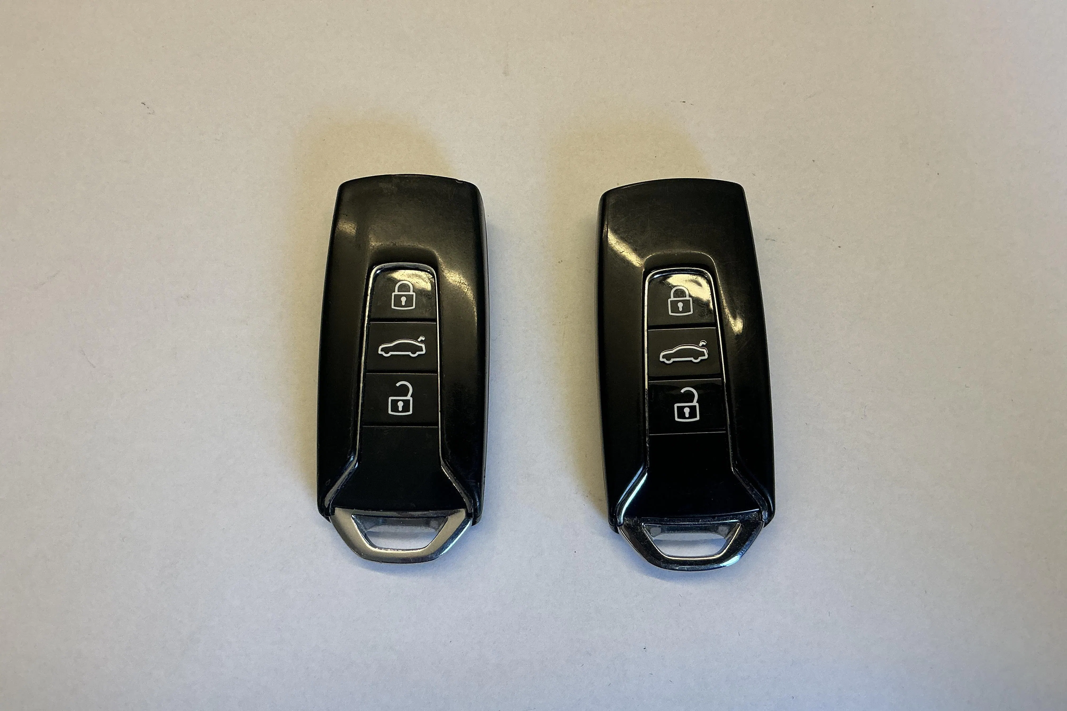 Presentationsfoto 19 av 19: VW Touareg R V6 TSI e-Hybrid 4Motion (462hk) - 7 515 mil - Automat - vit - 2021