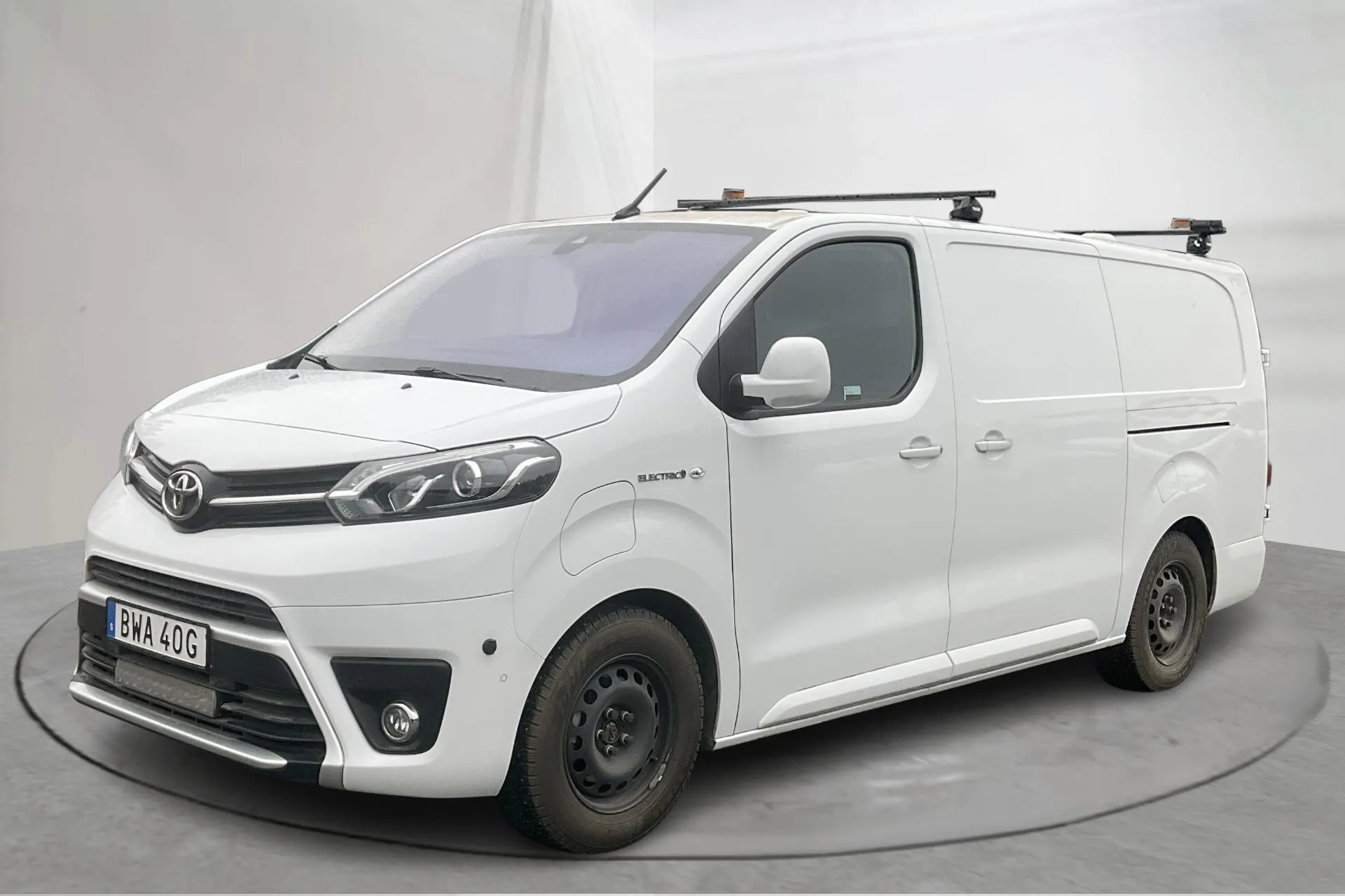 Presentation photo 1 of 17: Toyota PROACE Electric 75kWh (136hk) - 2 200 km - Automatic - white - 2023