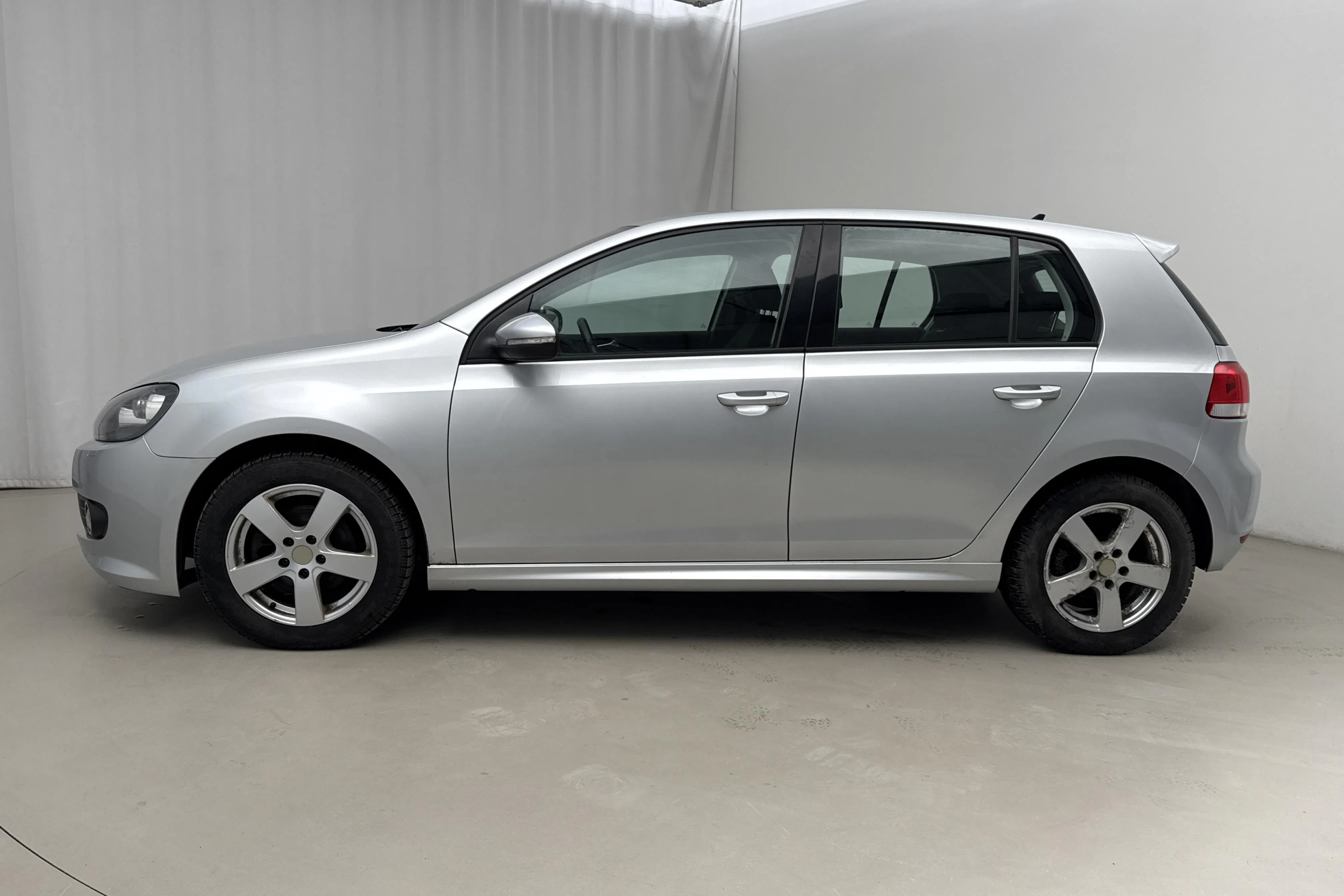 Presentation photo 2 of 15: VW Golf VI GT 2.0 TDI 5dr (140hk) - 87 610 km - Manual - silver - 2012