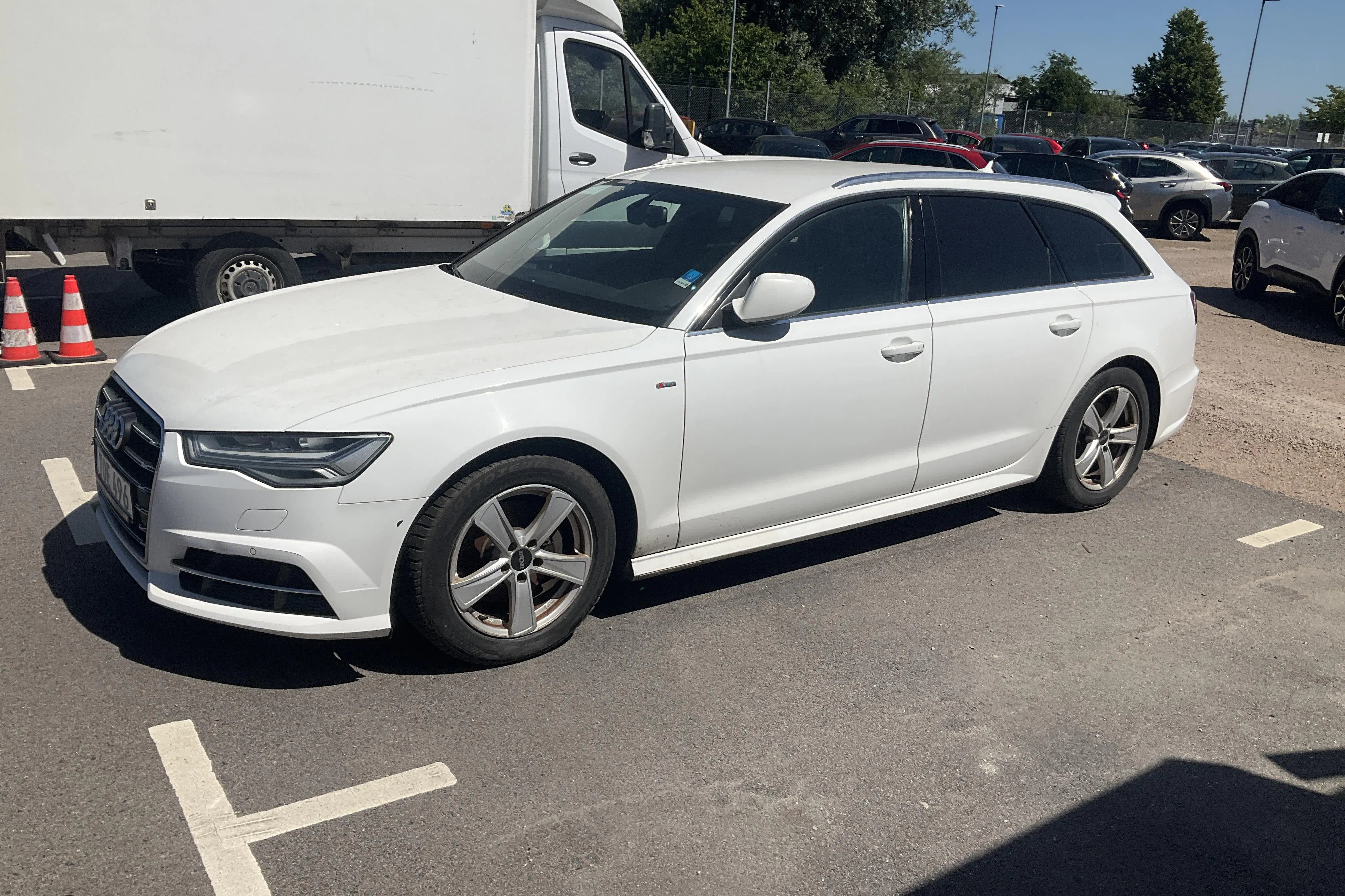 Presentationsfoto 2 av 12: Audi A6 2.0 TDI Avant (190hk) - 35 133 mil - Automat - vit - 2018