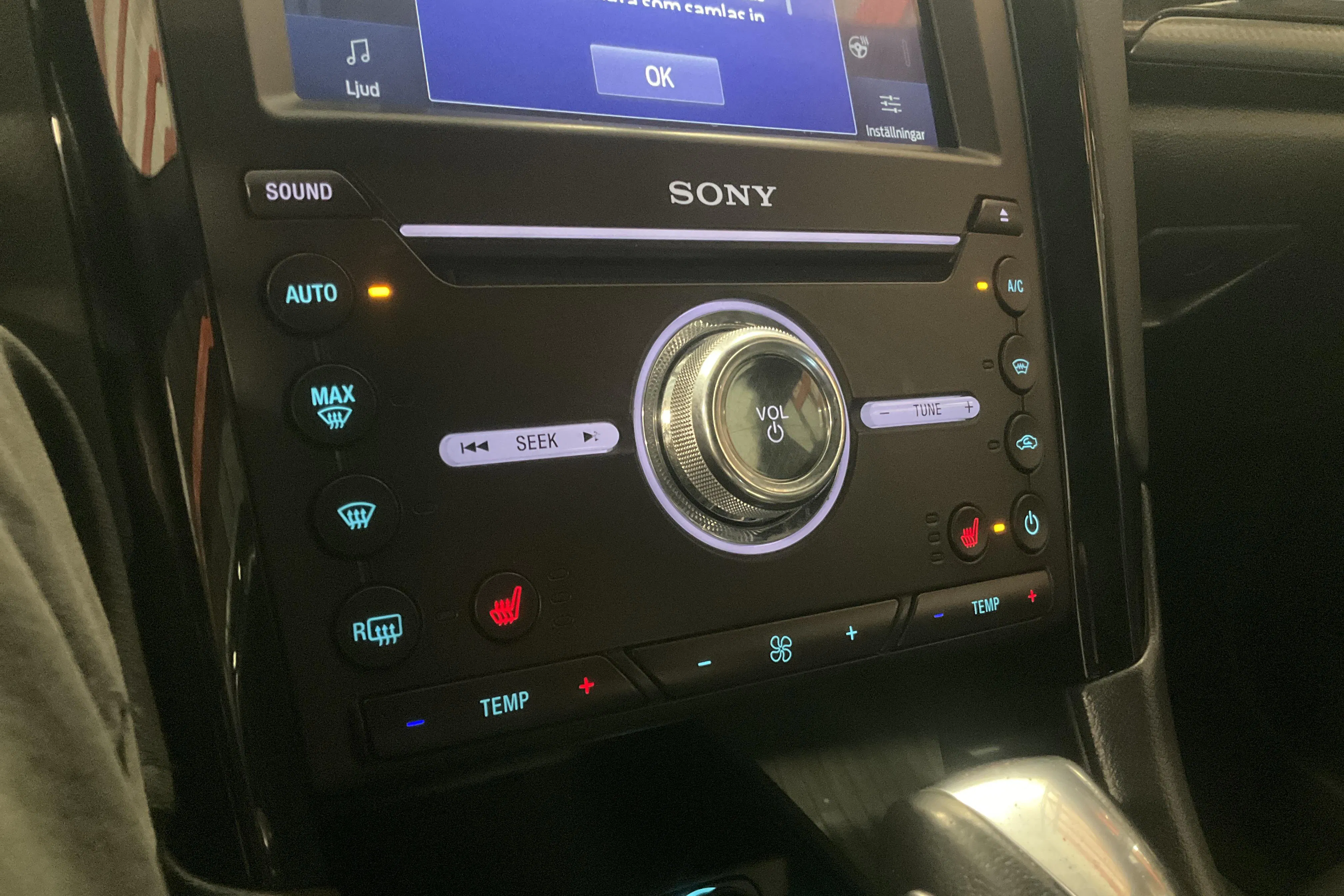 Presentationsfoto 14 av 14: Ford Mondeo 2.0 HEV Kombi (187hk) - 29 482 mil - Automat - Dark Grey - 2022