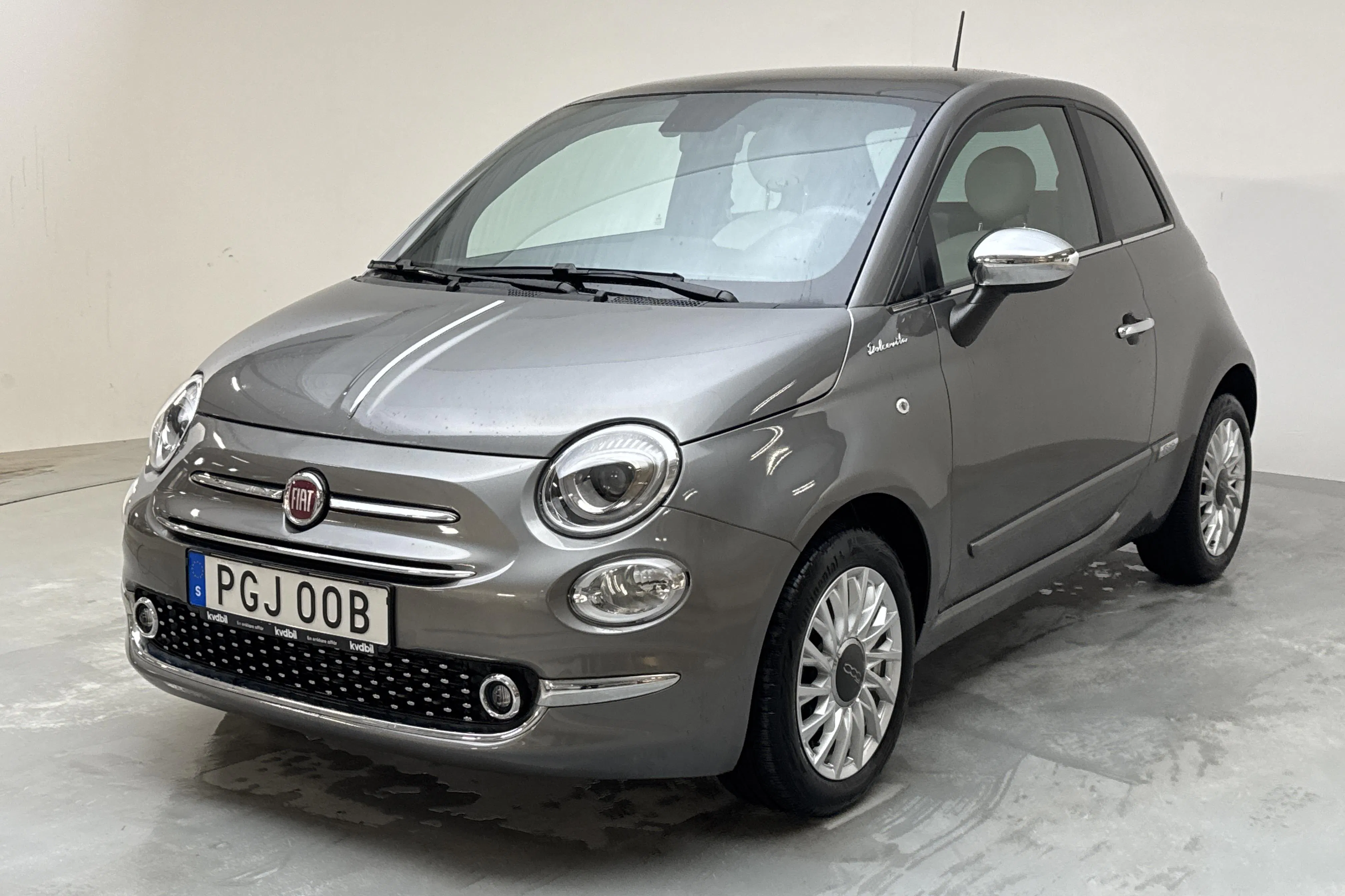 Presentation photo 1 of 13: Fiat 500 Hybrid (70hk) - 12 660 km - Manual - gray - 2022