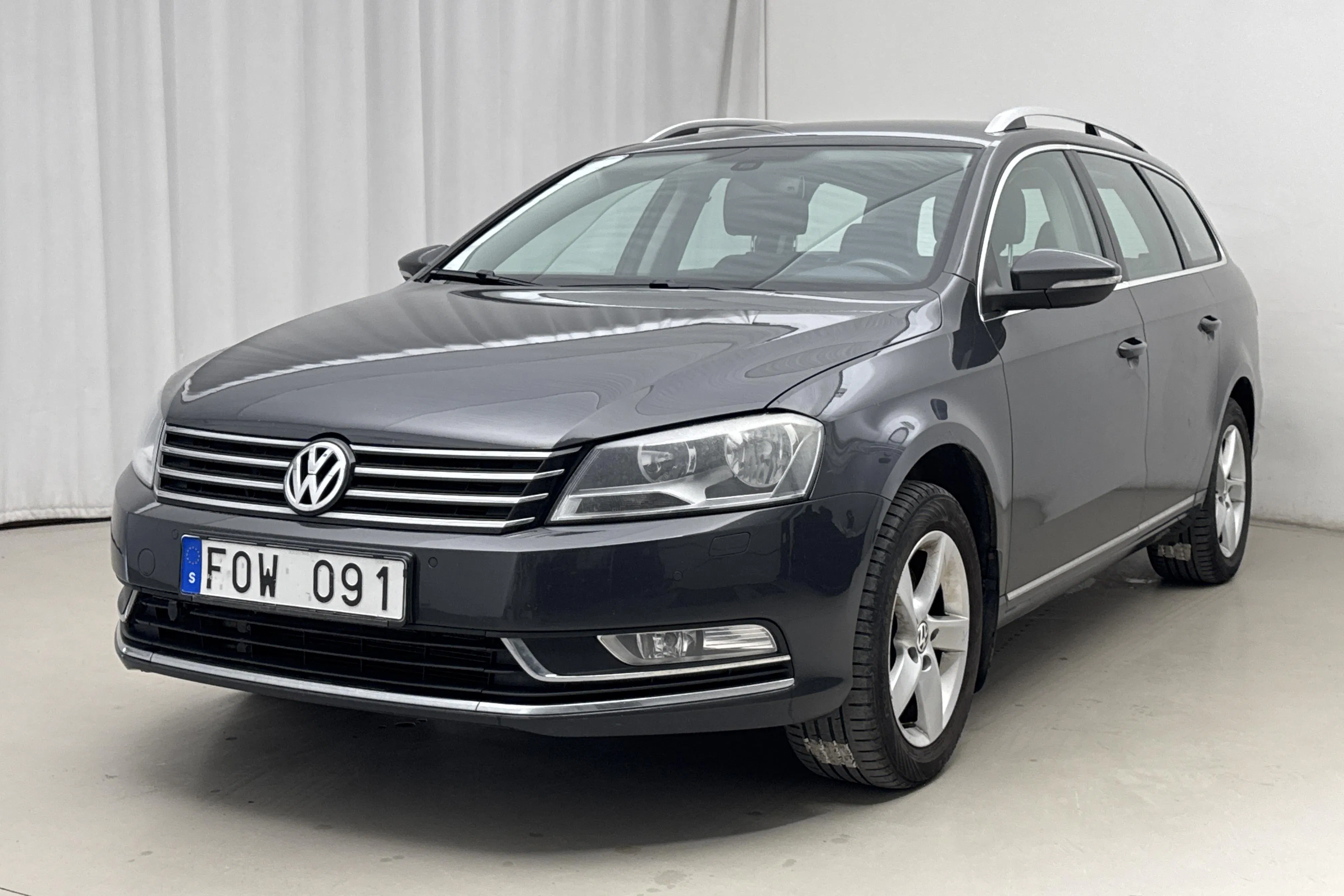 Presentationsfoto 1 av 18: VW Passat 1.4 TSI EcoFuel Variant (150hk) - 16 126 mil - Manuell - Dark Grey - 2012