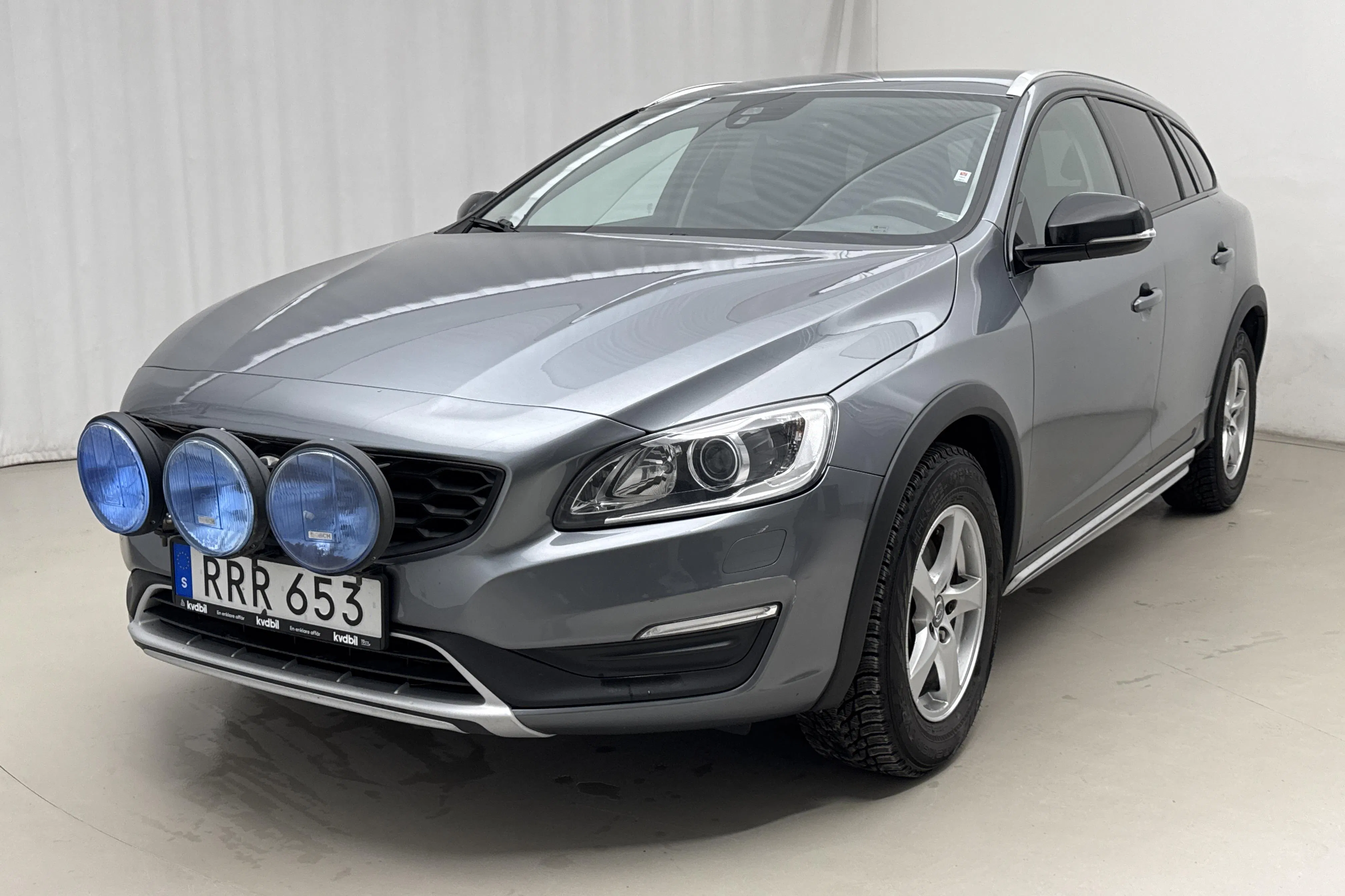 Presentationsfoto 1 av 15: Volvo V60 D4 Cross Country AWD (190hk) - 11 809 mil - Automat - grå - 2017