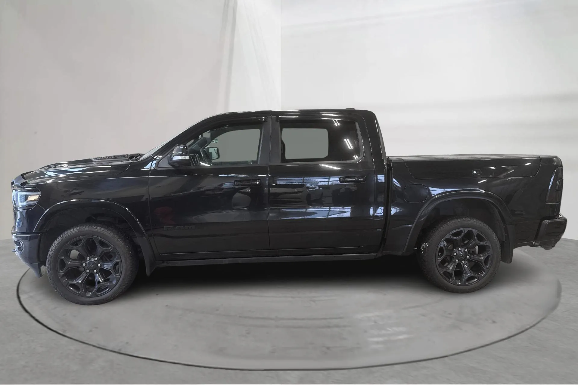 Presentation photo 2 of 21: Dodge RAM 1500 5.7 (395hk) - 210 870 km - Automatic - black - 2021