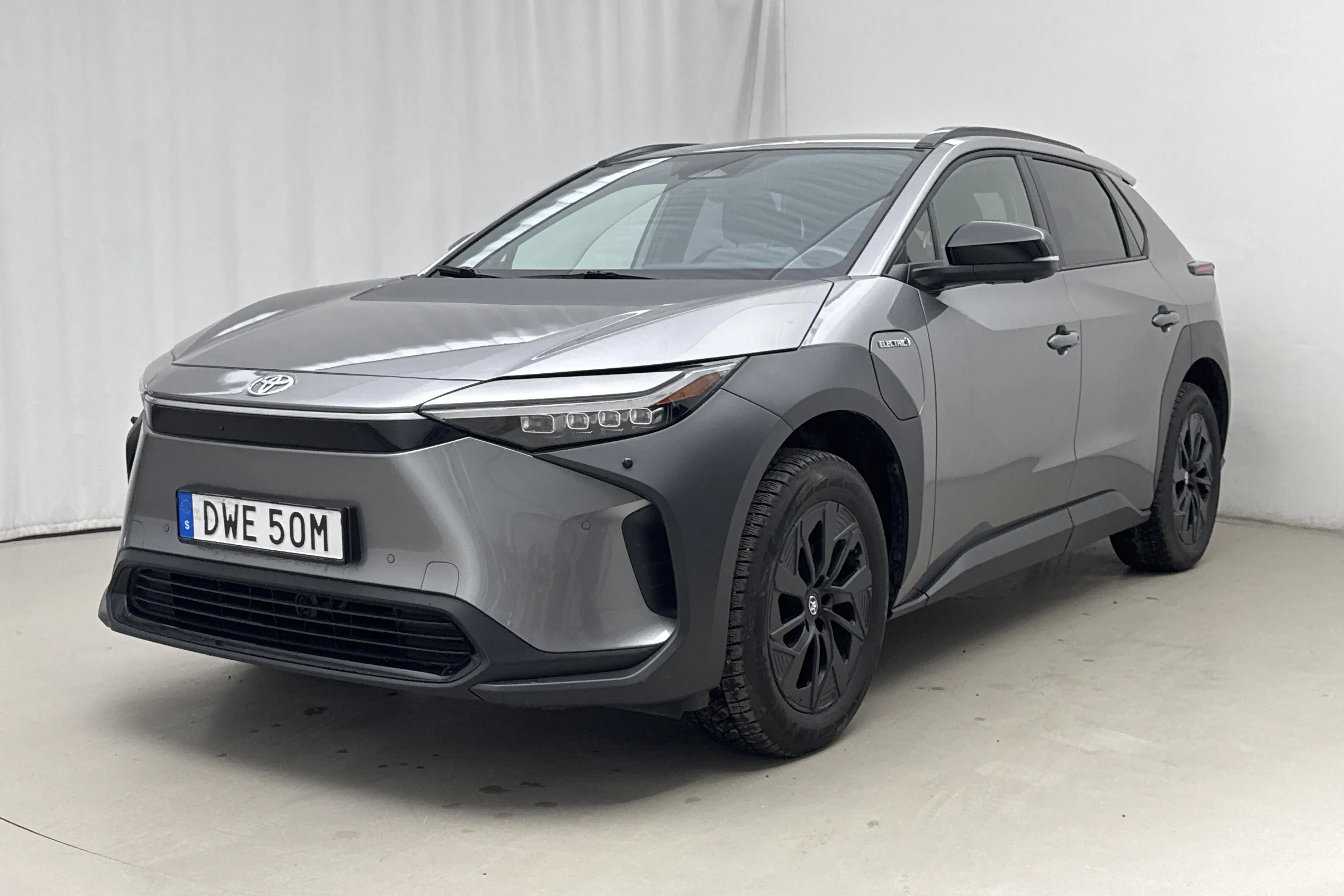 Presentation photo 1 of 22: Toyota bZ4X (204hk) - 59 890 km - Automatic - silver - 2023