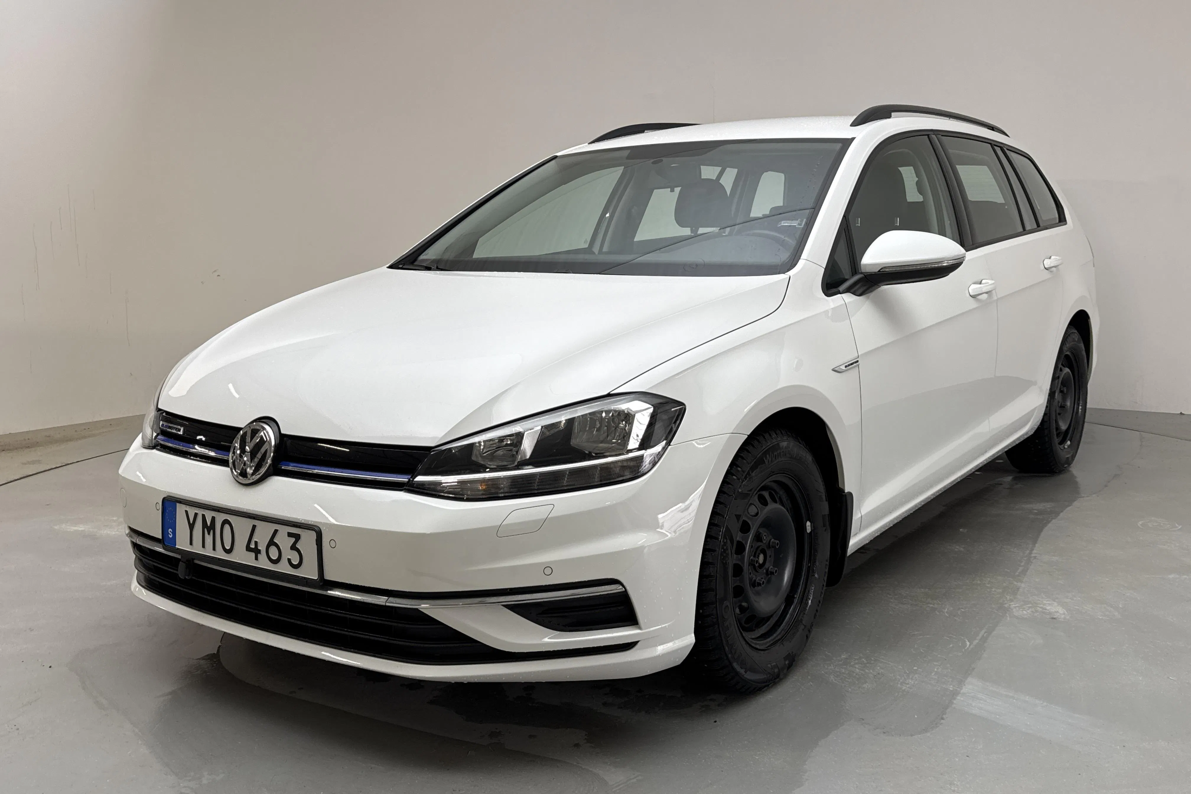 Presentation photo 1 of 13: VW Golf VII 1.4 TGI BlueMotion Sportscombi (110hk) - 33 890 km - Manual - white - 2018