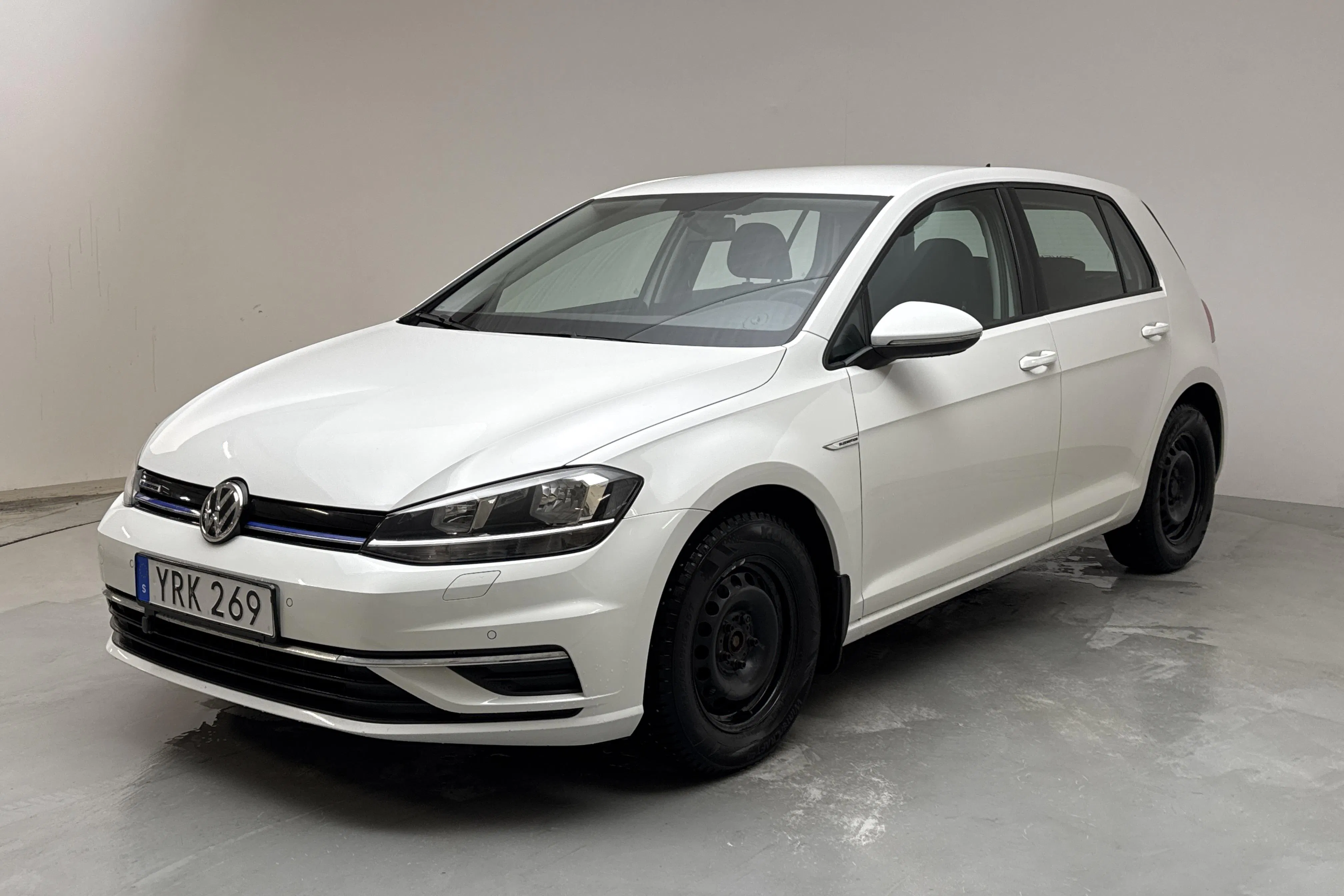 Esittelykuva 1 osoitteesta 13: VW Golf VII 1.4 TGI 5dr (110hk) - 101 560 km - Manuaalinen - valkoinen - 2018