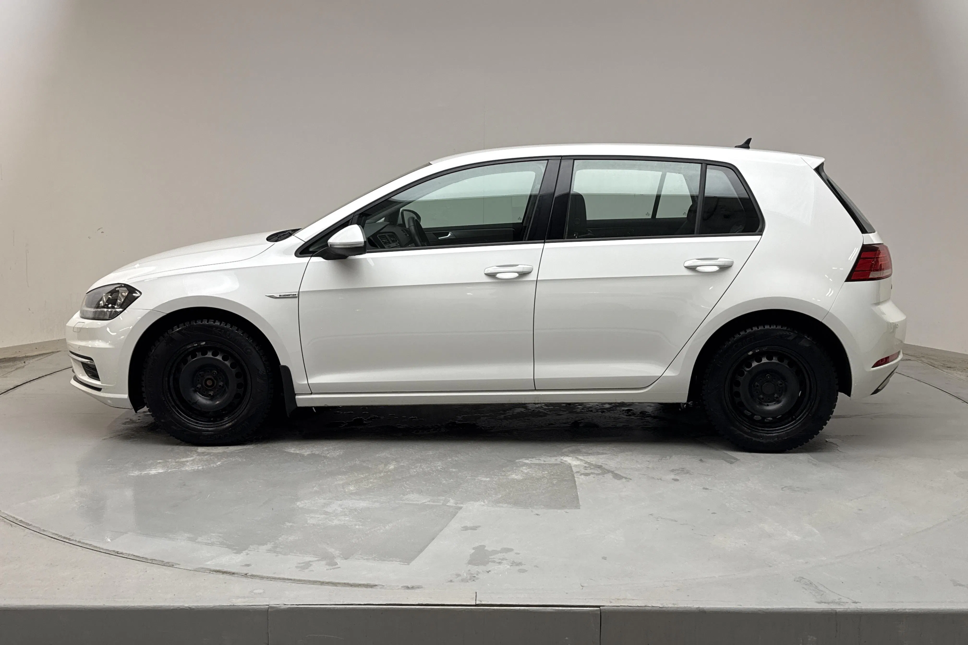 Esittelykuva 2 osoitteesta 13: VW Golf VII 1.4 TGI 5dr (110hk) - 101 560 km - Manuaalinen - valkoinen - 2018
