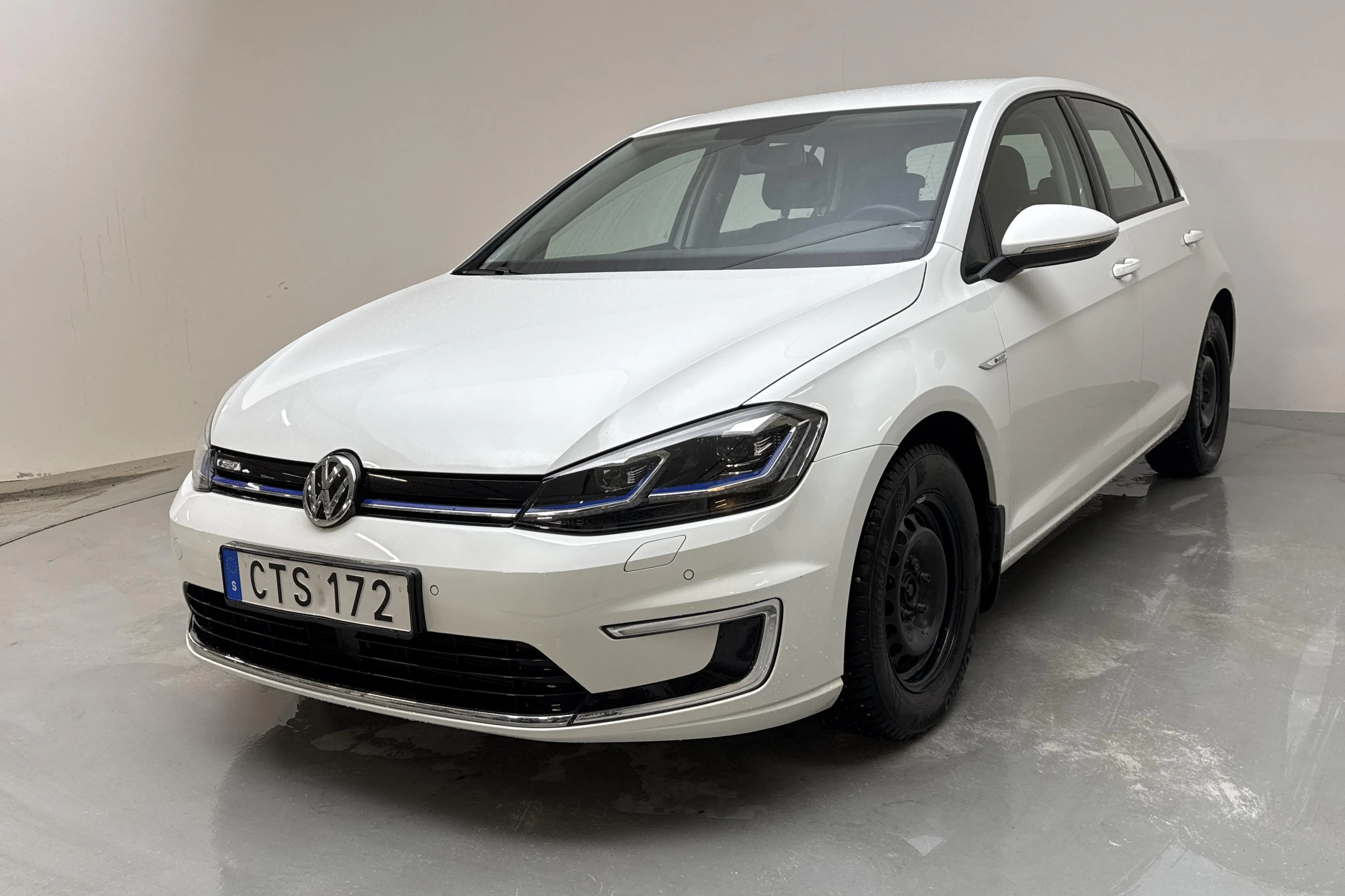 Presentation photo 1 of 17: VW e-Golf VII 5dr (136hk) - 40 160 km - Automatic - white - 2019