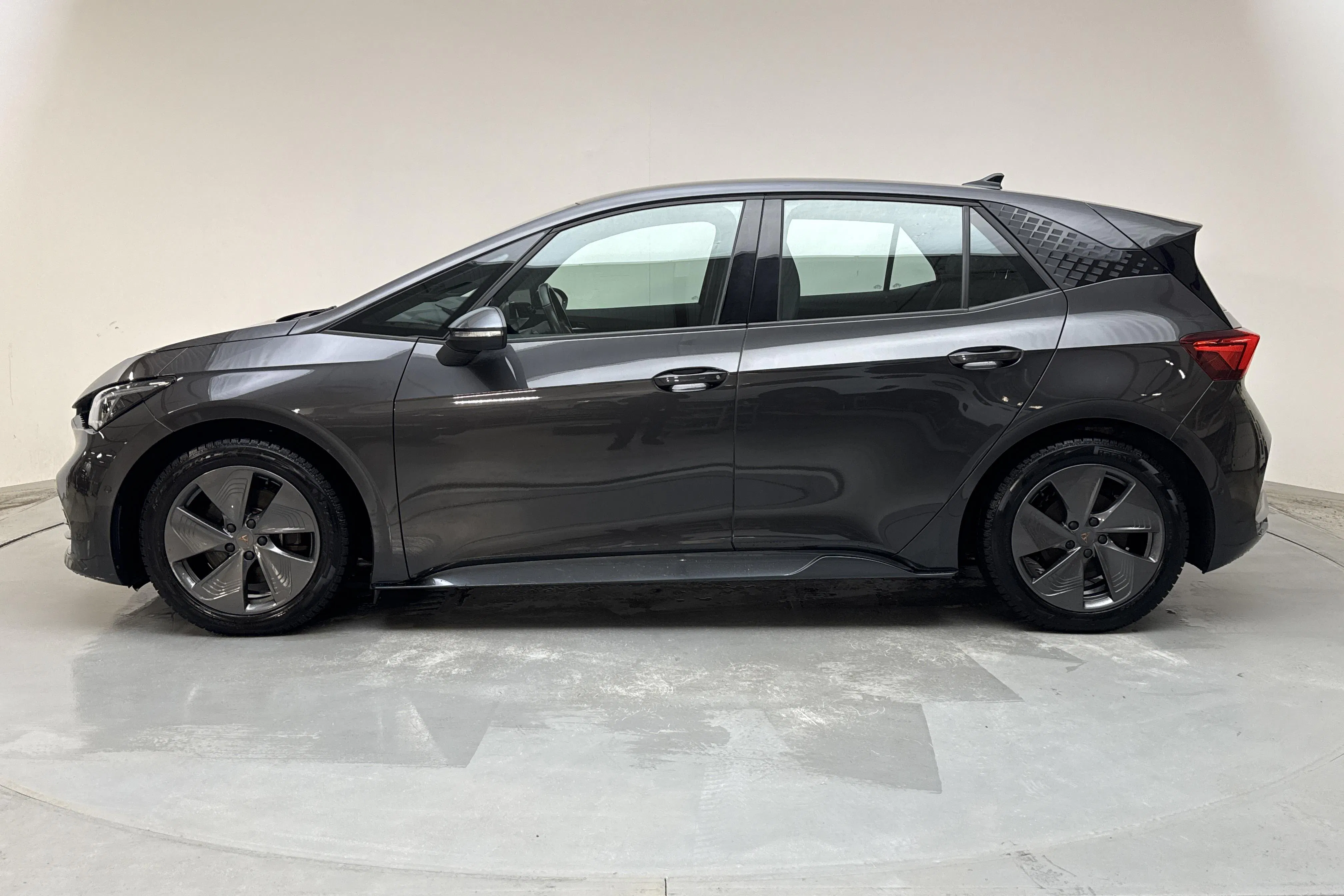 Presentation photo 2 of 21: Cupra Born 58kWh (204hk) - 61 600 km - Automatic - Dark Grey - 2022