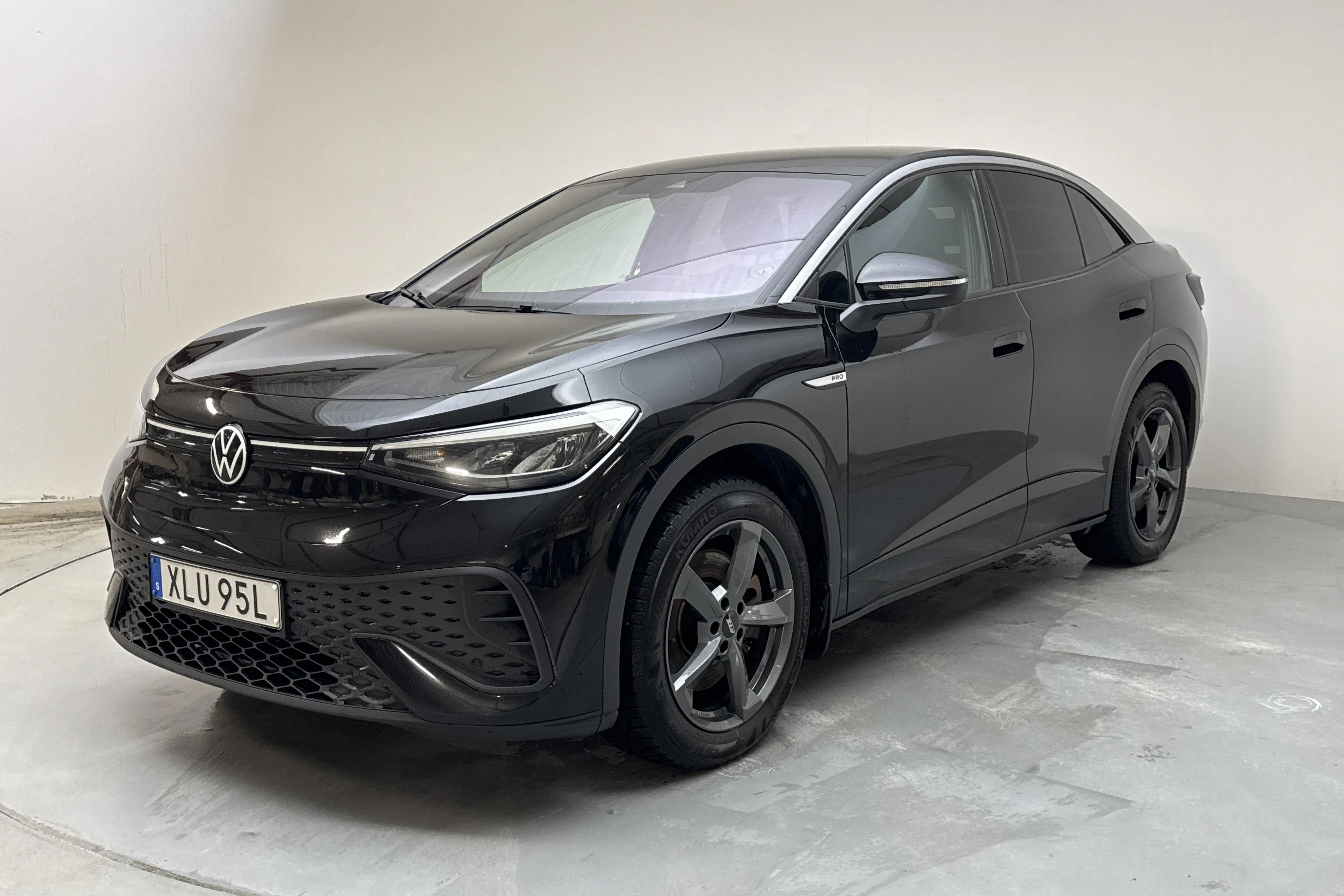 Presentationsfoto 1 av 18: VW ID.5 77kWh (204hk) - 13 083 mil - Automat - svart - 2023