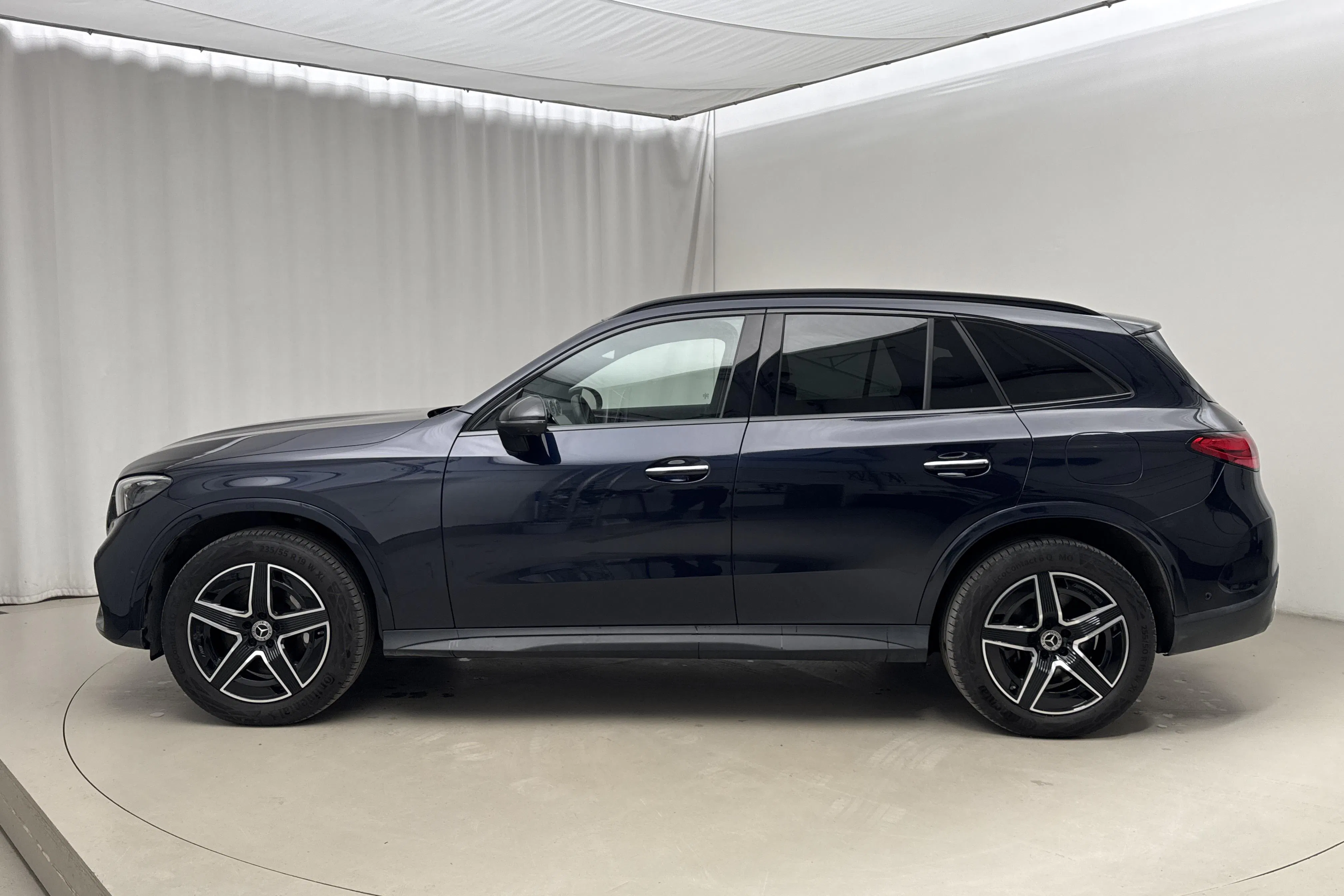 Presentationsfoto 2 av 36: Mercedes GLC 400 e 4MATIC X254 (381hk) - 2 514 mil - Automat - Dark Blue - 2024