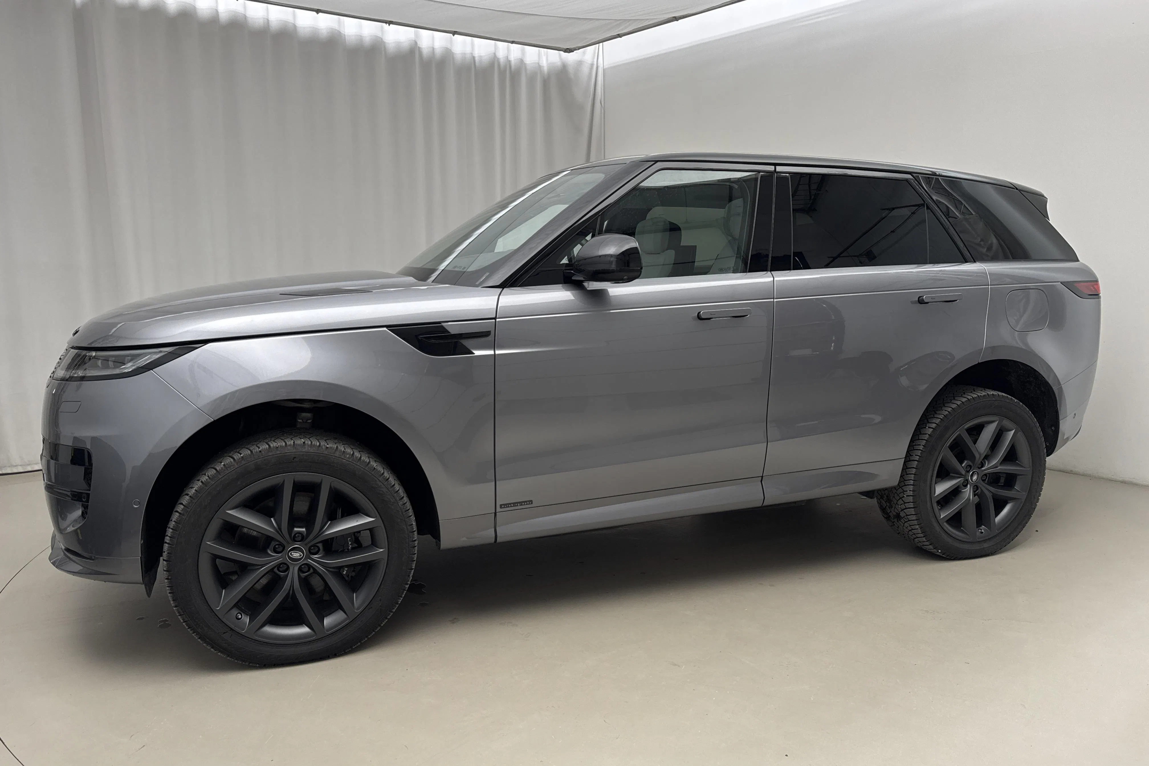 Presentation photo 2 of 28: Land Rover Range Rover Sport P510e (510hk) - 4 040 km - Automatic - gray - 2023