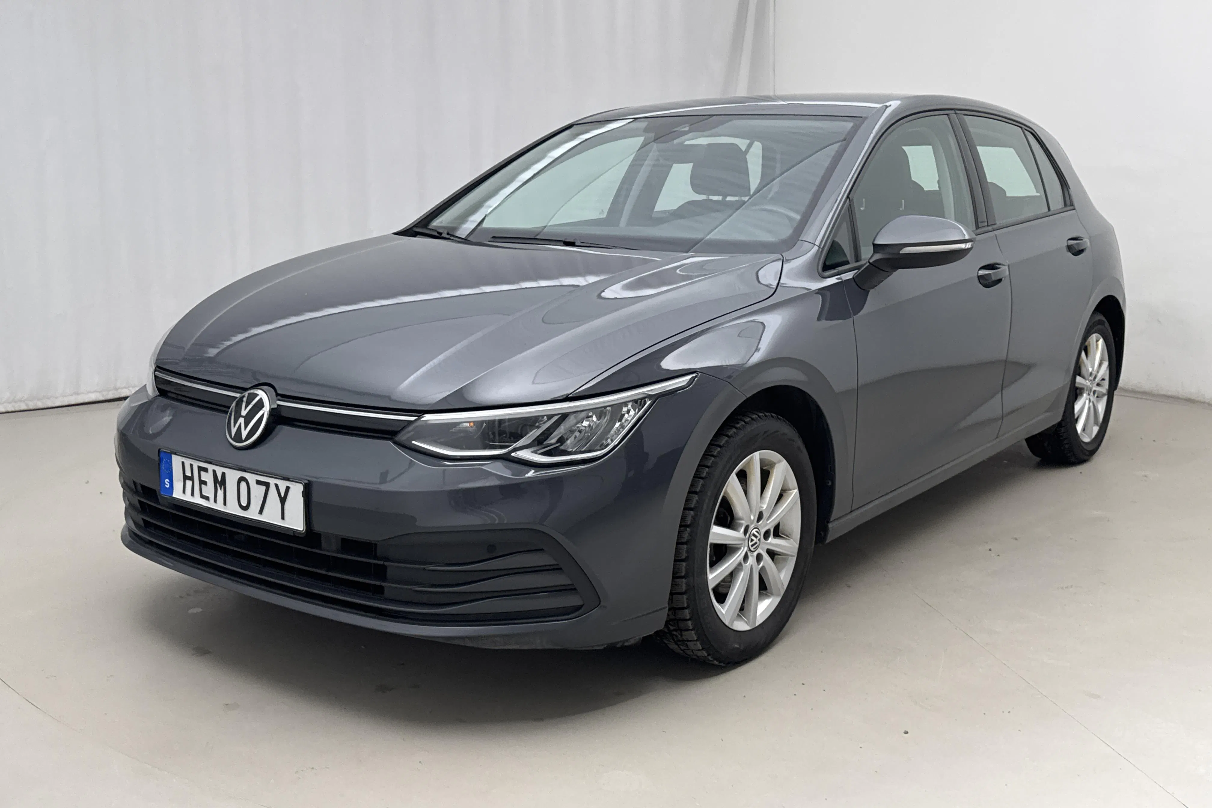 Presentation photo 1 of 17: VW Golf VIII 1.5 TSI 5dr (150hk) - 106 530 km - Manual - gray - 2020