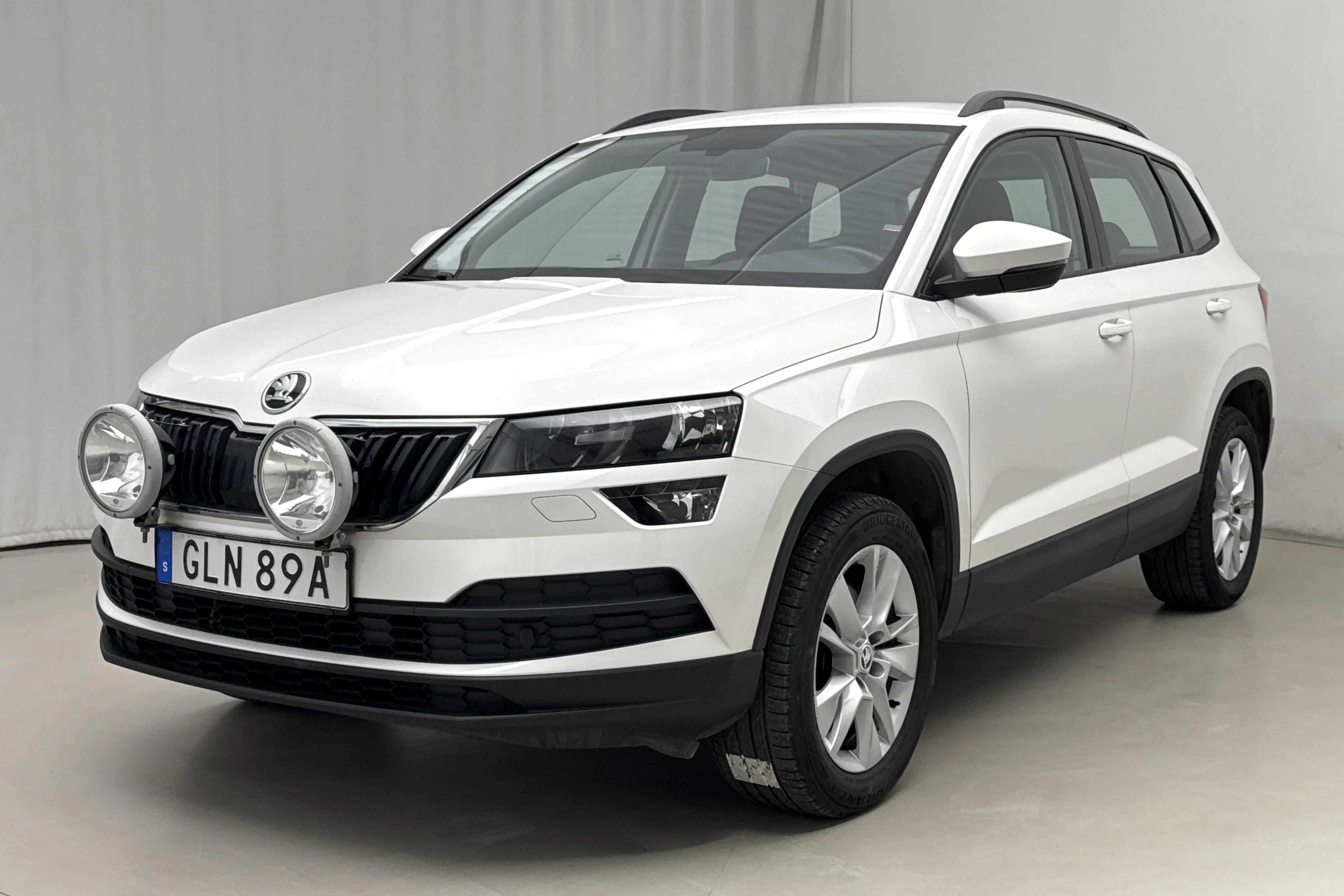 Presentation photo 1 of 18: Skoda Karoq 2.0 TDI 4X4 (150hk) - 70 130 km - Automatic - white - 2020