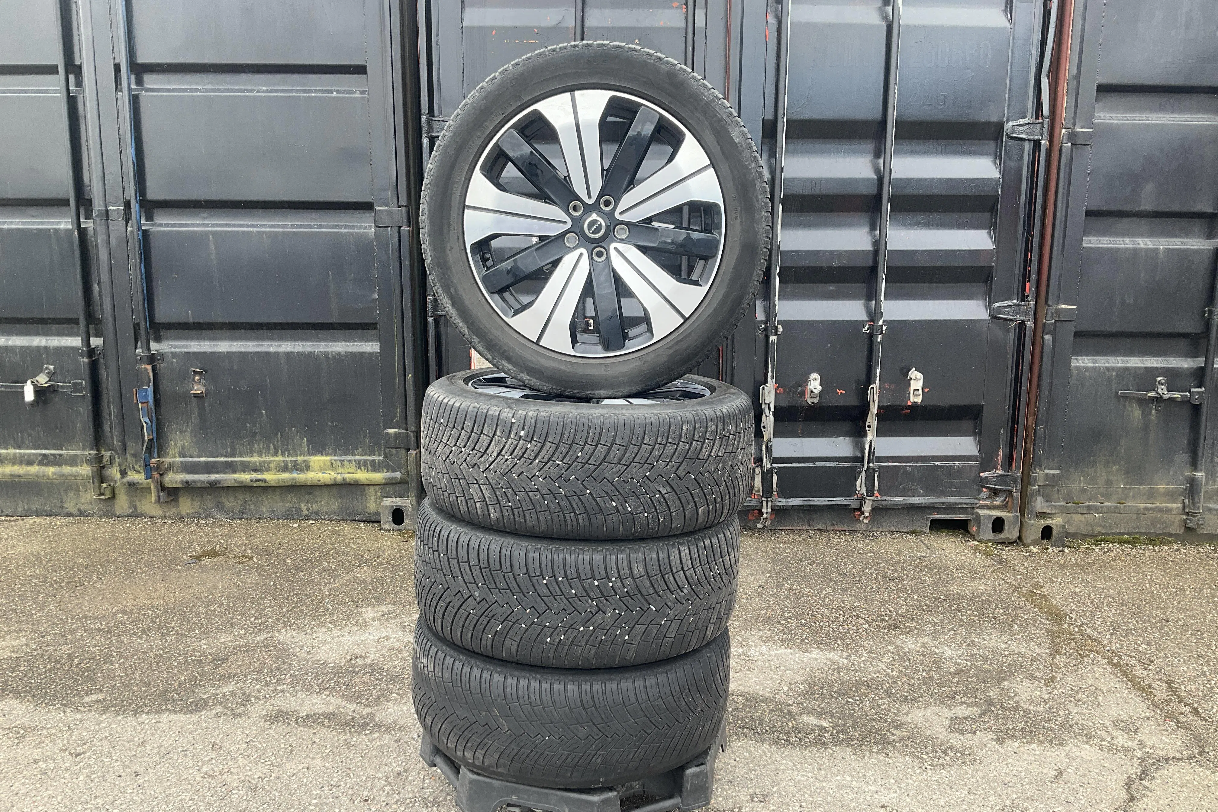 Presentationsfoto 22 av 22: Volvo XC40 P6 Recharge (231hk) - 11 818 mil - Automat - blå - 2023