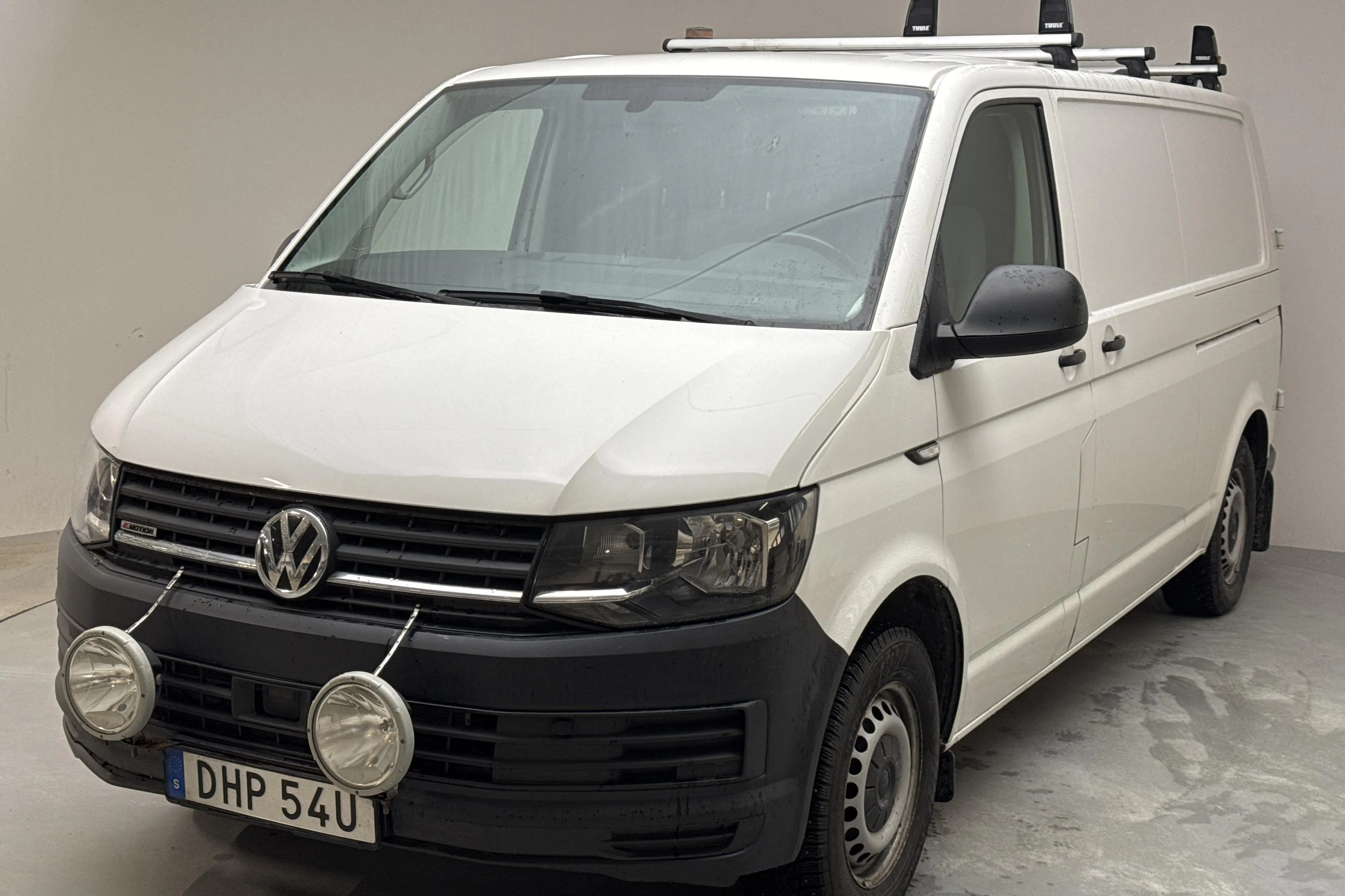Presentation photo 1 of 13: VW Transporter T6 2.0 TDI BMT Skåp 4MOTION (150hk) - 149 270 km - Manual - white - 2019