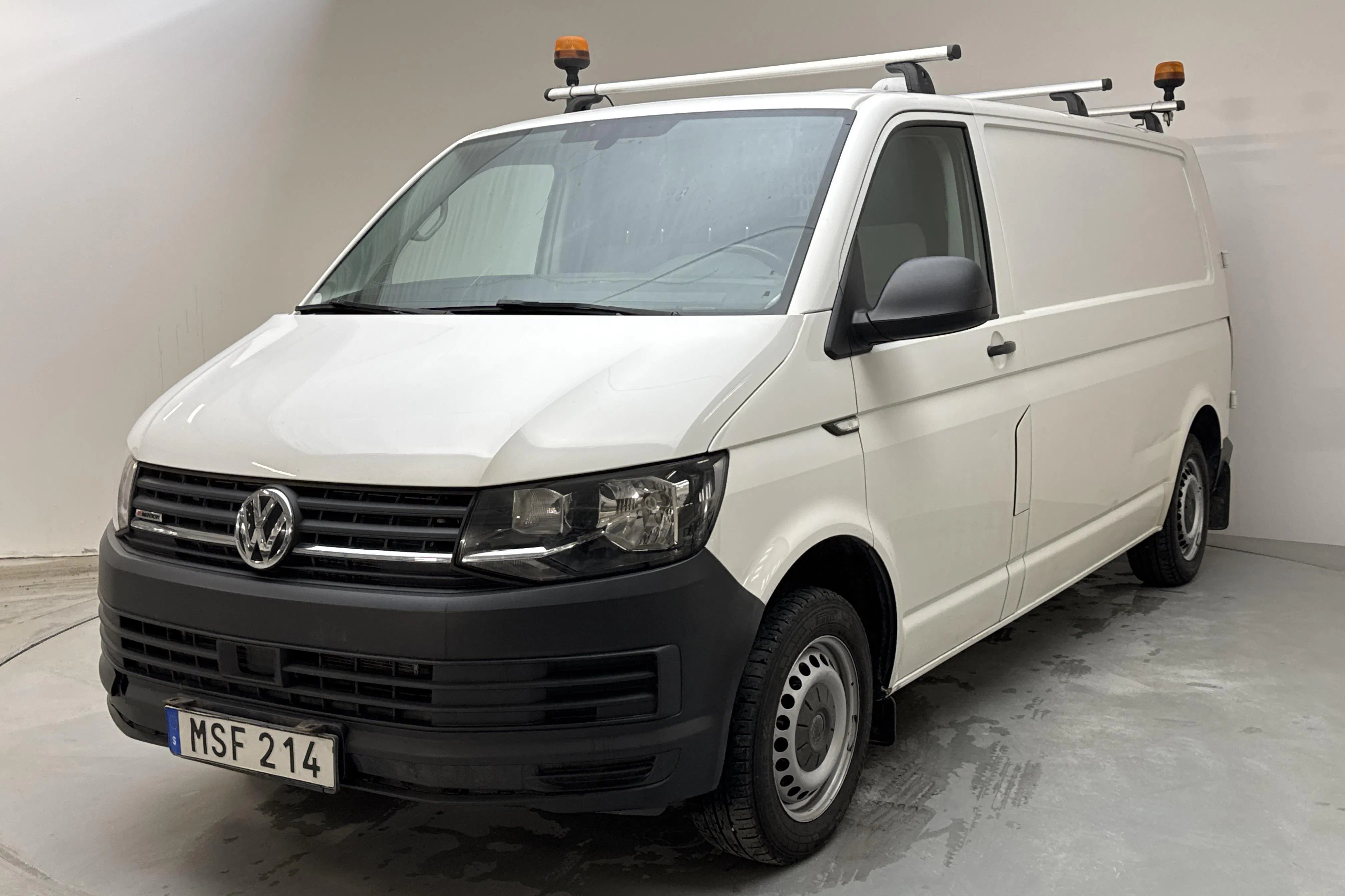 Presentation photo 1 of 14: VW Transporter T6 2.0 TDI BMT Skåp 4MOTION (150hk) - 149 770 km - Manual - white - 2018