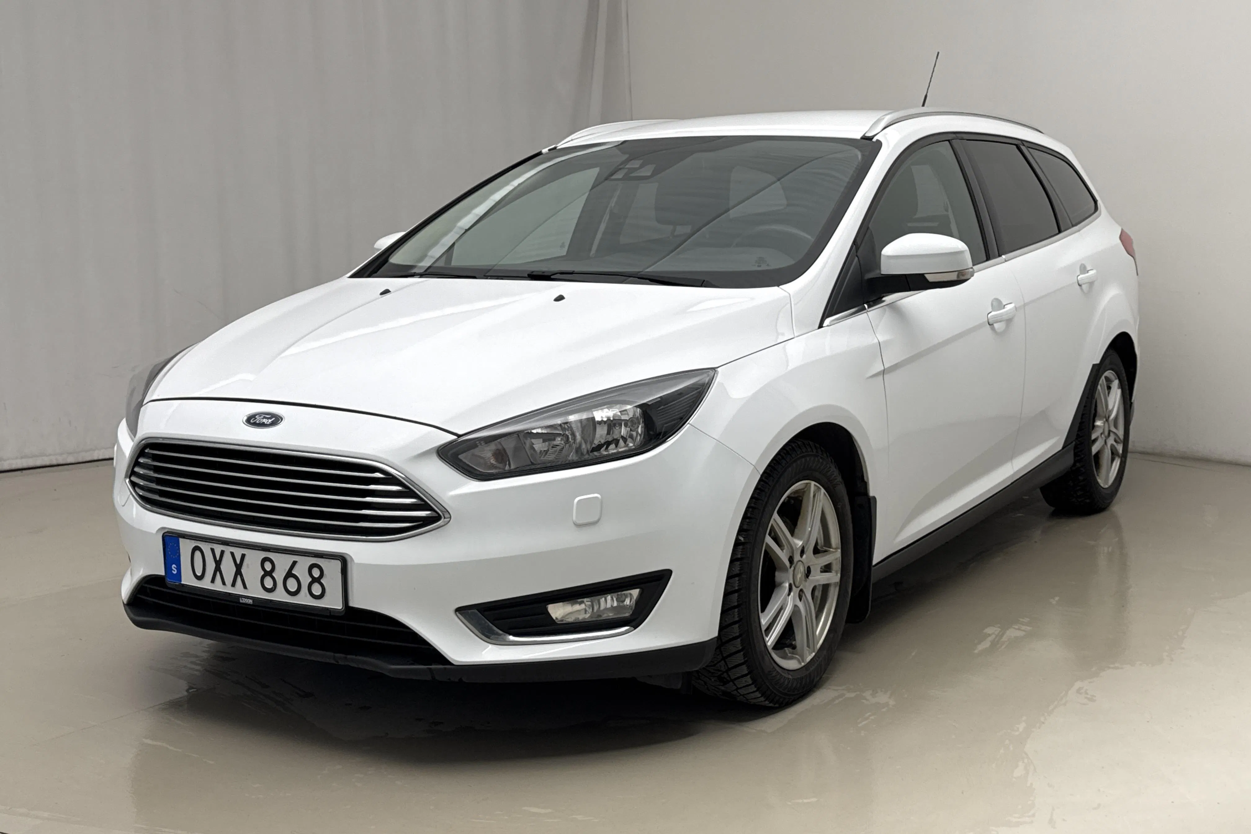 Presentationsfoto 1 av 16: Ford Focus 1.0 EcoBoost Kombi (100hk) - 20 314 mil - Manuell - vit - 2016